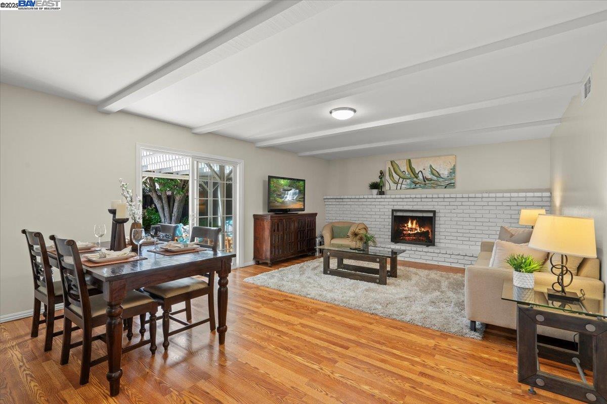Detail Gallery Image 9 of 25 For 2432 Whitethorne, San Jose,  CA 95128 - 3 Beds | 2 Baths