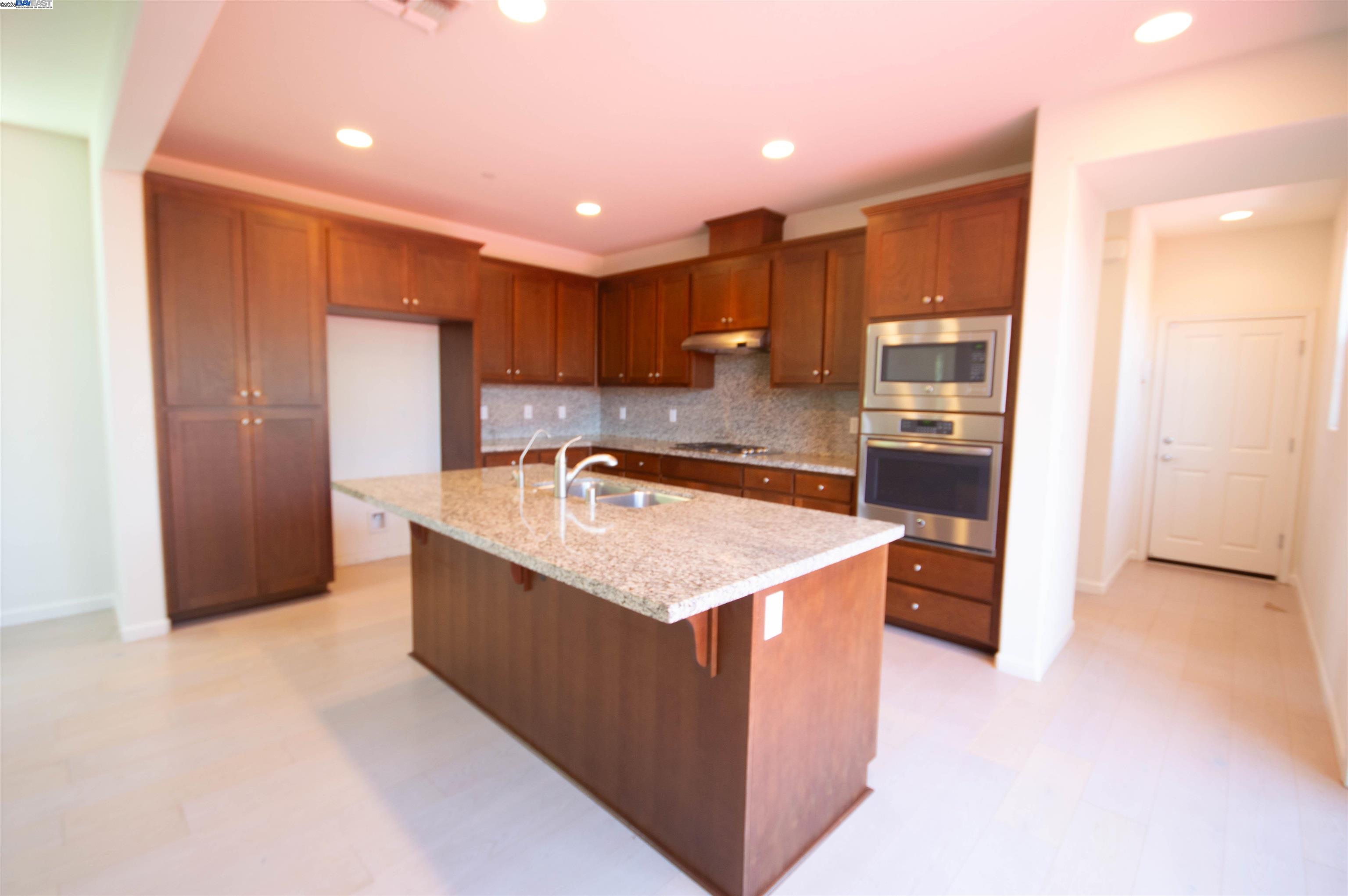 Detail Gallery Image 13 of 30 For 1001 S Shields Ave, Mountain House,  CA 95391 - 3 Beds | 2/1 Baths