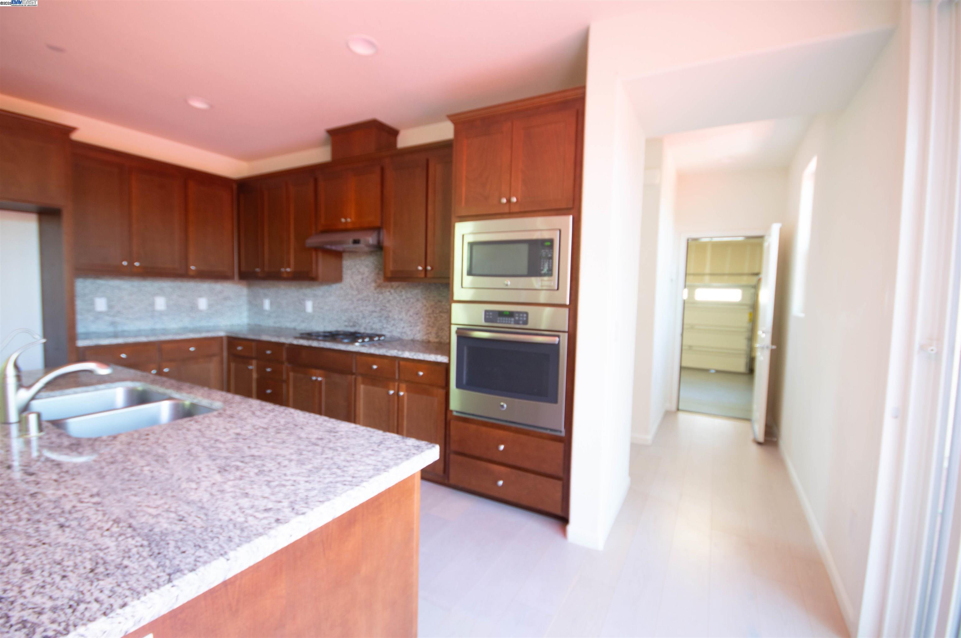 Detail Gallery Image 14 of 30 For 1001 S Shields Ave, Mountain House,  CA 95391 - 3 Beds | 2/1 Baths