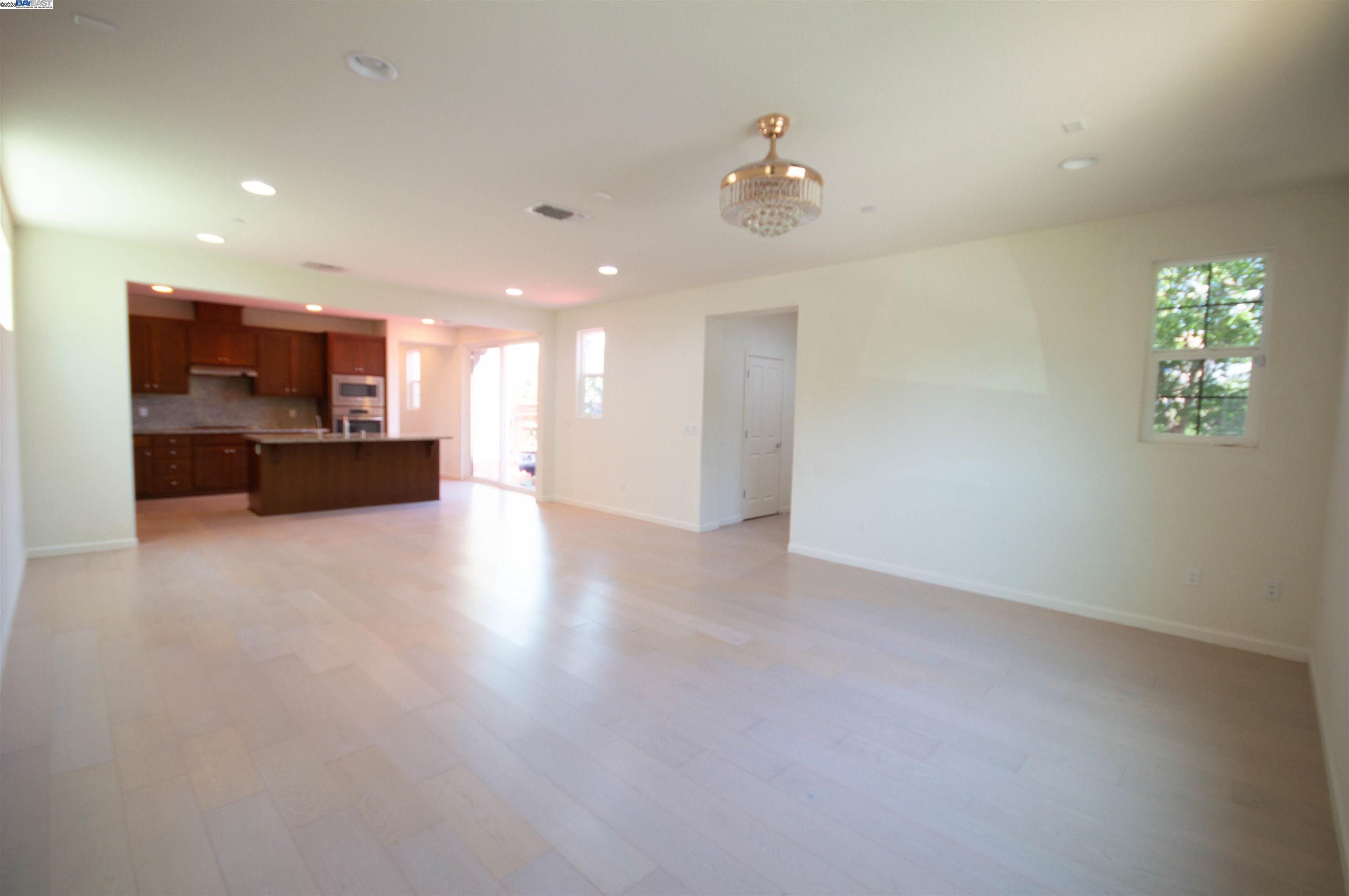 Detail Gallery Image 9 of 30 For 1001 S Shields Ave, Mountain House,  CA 95391 - 3 Beds | 2/1 Baths