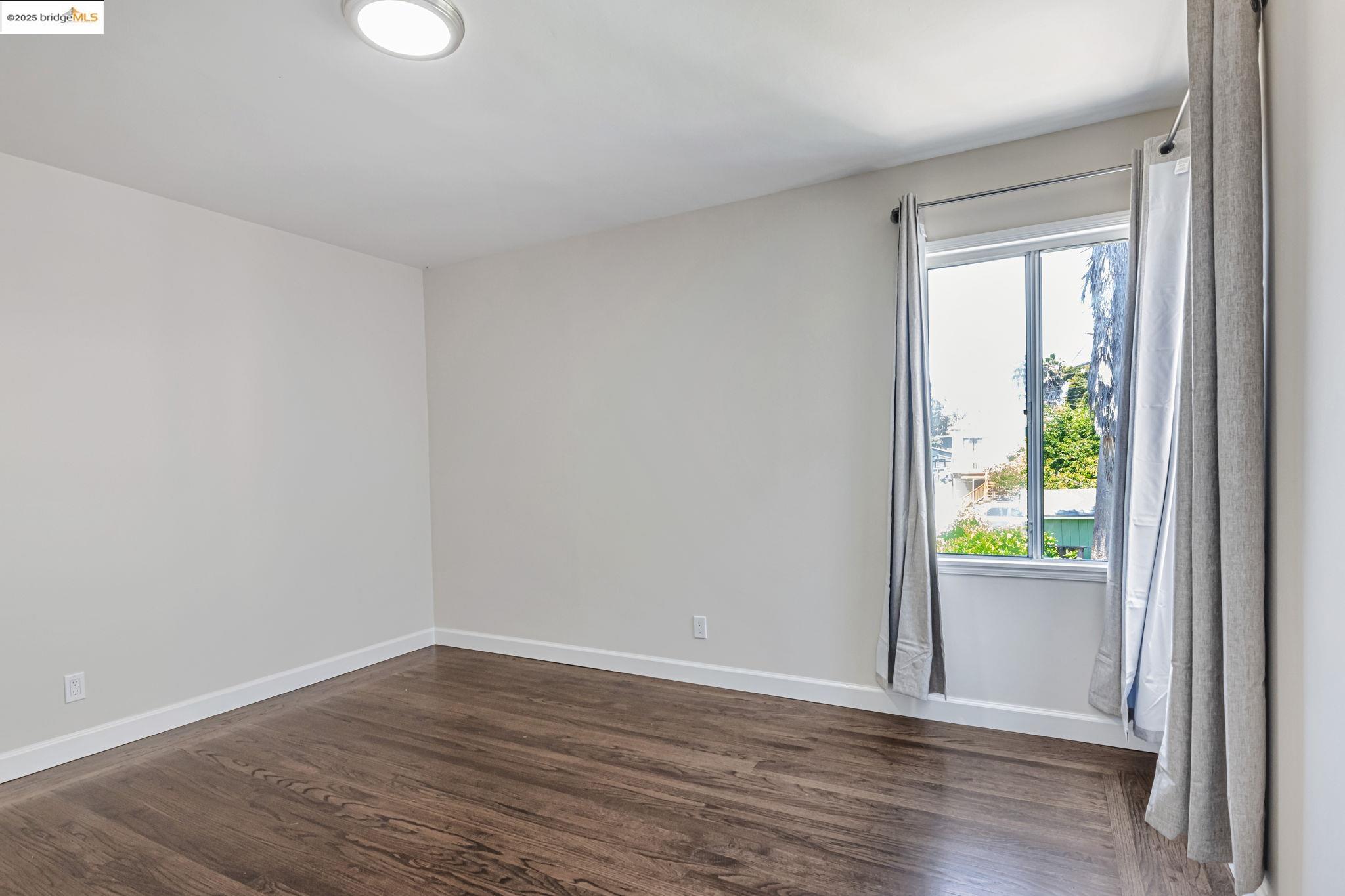 Detail Gallery Image 14 of 46 For 2946 Bona St, Oakland,  CA 94601 - – Beds | – Baths