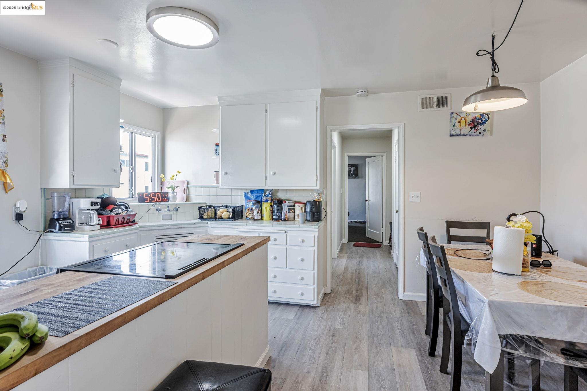 Detail Gallery Image 16 of 46 For 2946 Bona St, Oakland,  CA 94601 - – Beds | – Baths
