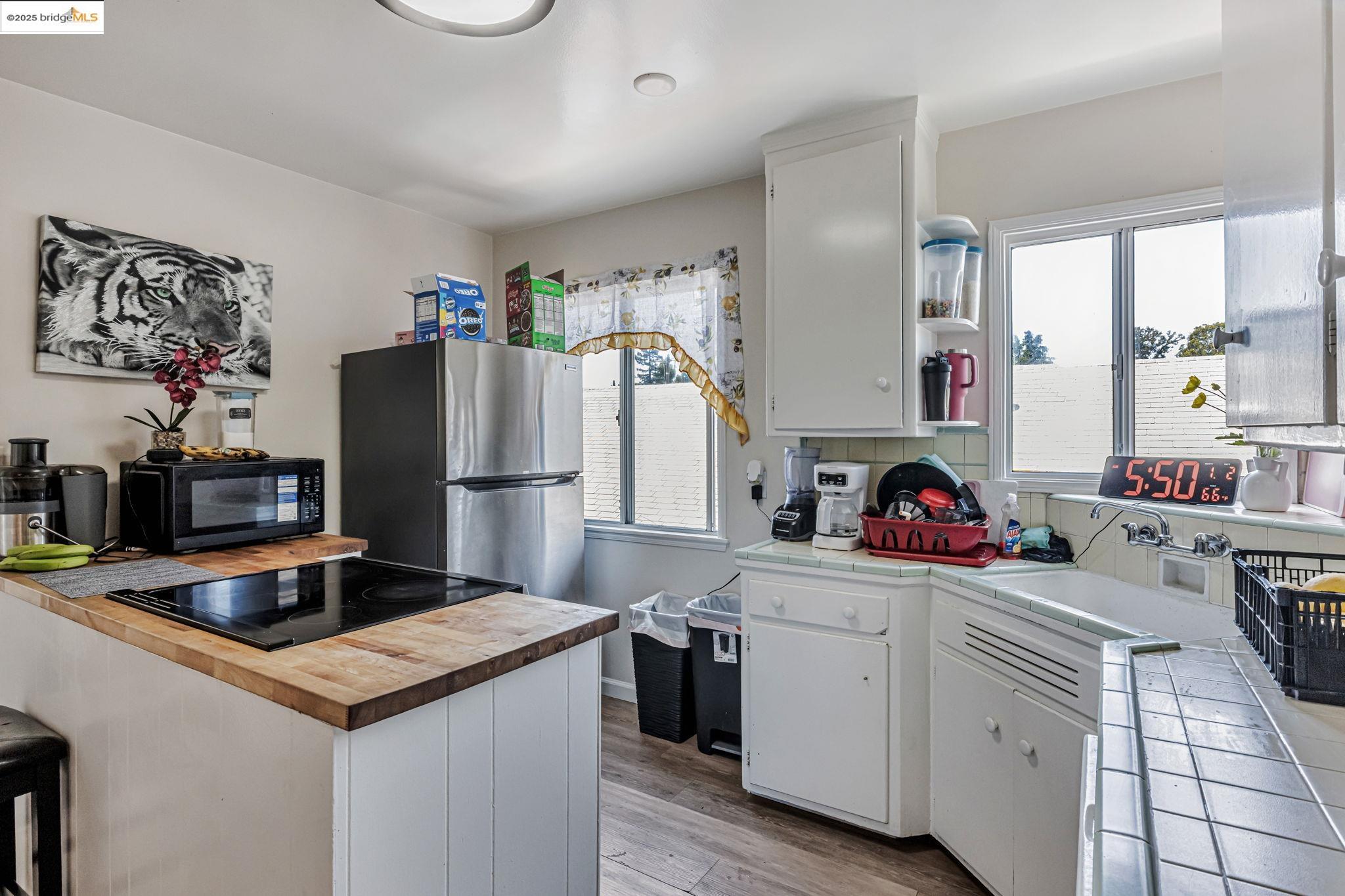 Detail Gallery Image 18 of 46 For 2946 Bona St, Oakland,  CA 94601 - – Beds | – Baths