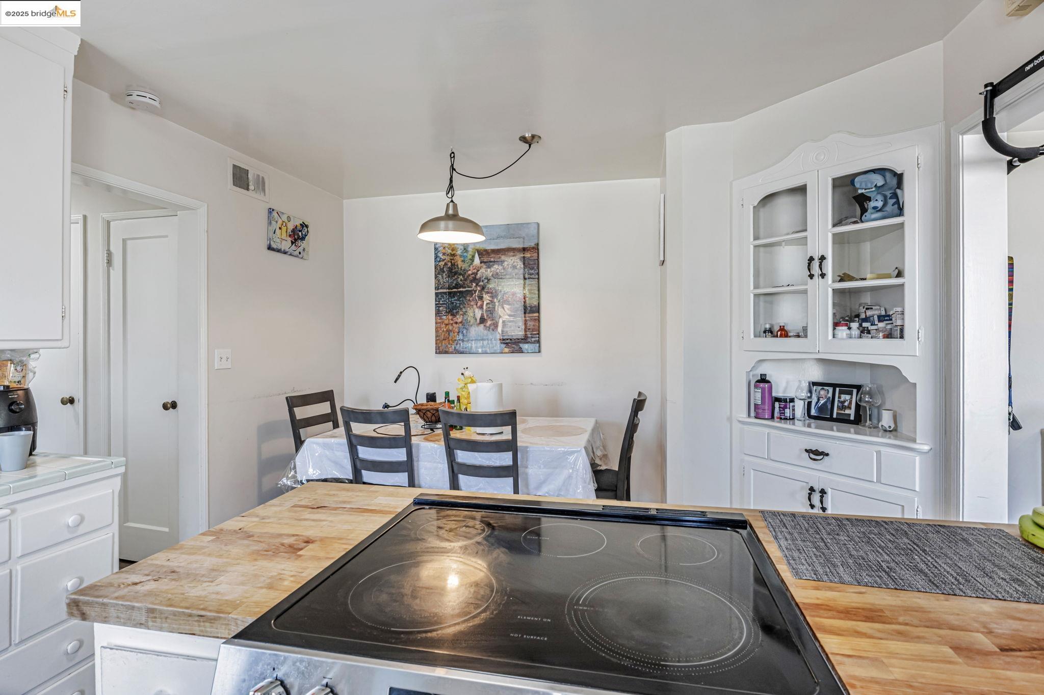 Detail Gallery Image 19 of 46 For 2946 Bona St, Oakland,  CA 94601 - – Beds | – Baths
