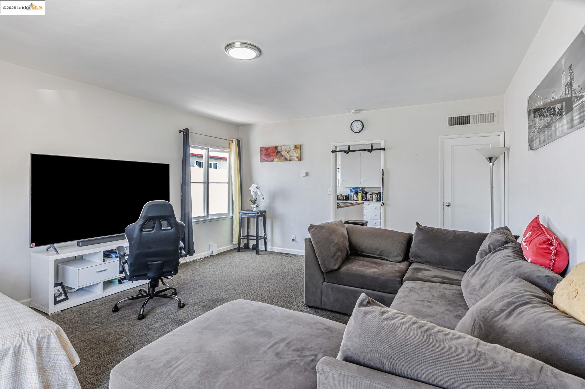 Detail Gallery Image 21 of 46 For 2946 Bona St, Oakland,  CA 94601 - – Beds | – Baths