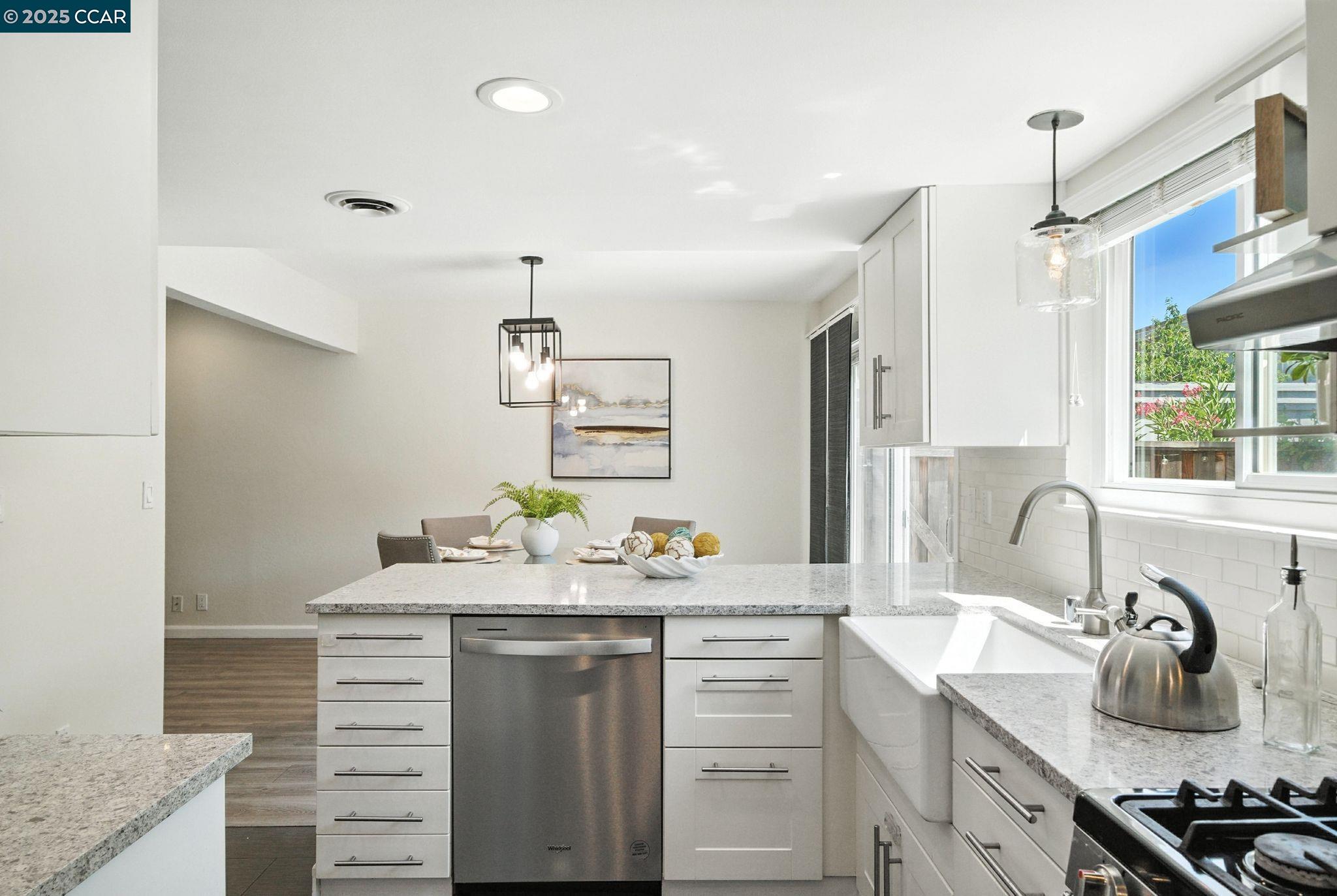 Photo #11: 41102984 Listing: Photo #11