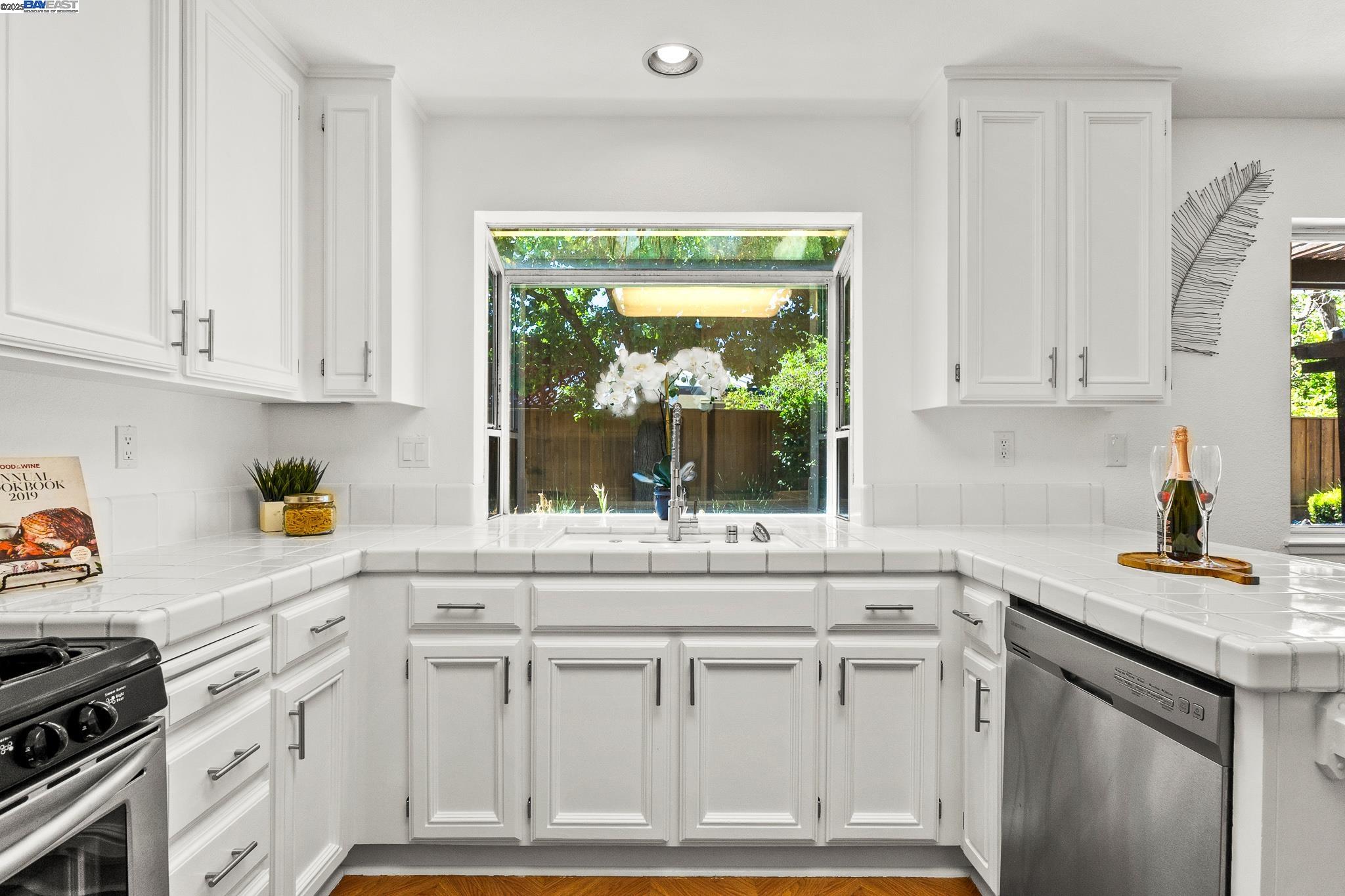 Detail Gallery Image 13 of 57 For 1728 Cottonwood St, Union City,  CA 94587 - 4 Beds | 3 Baths