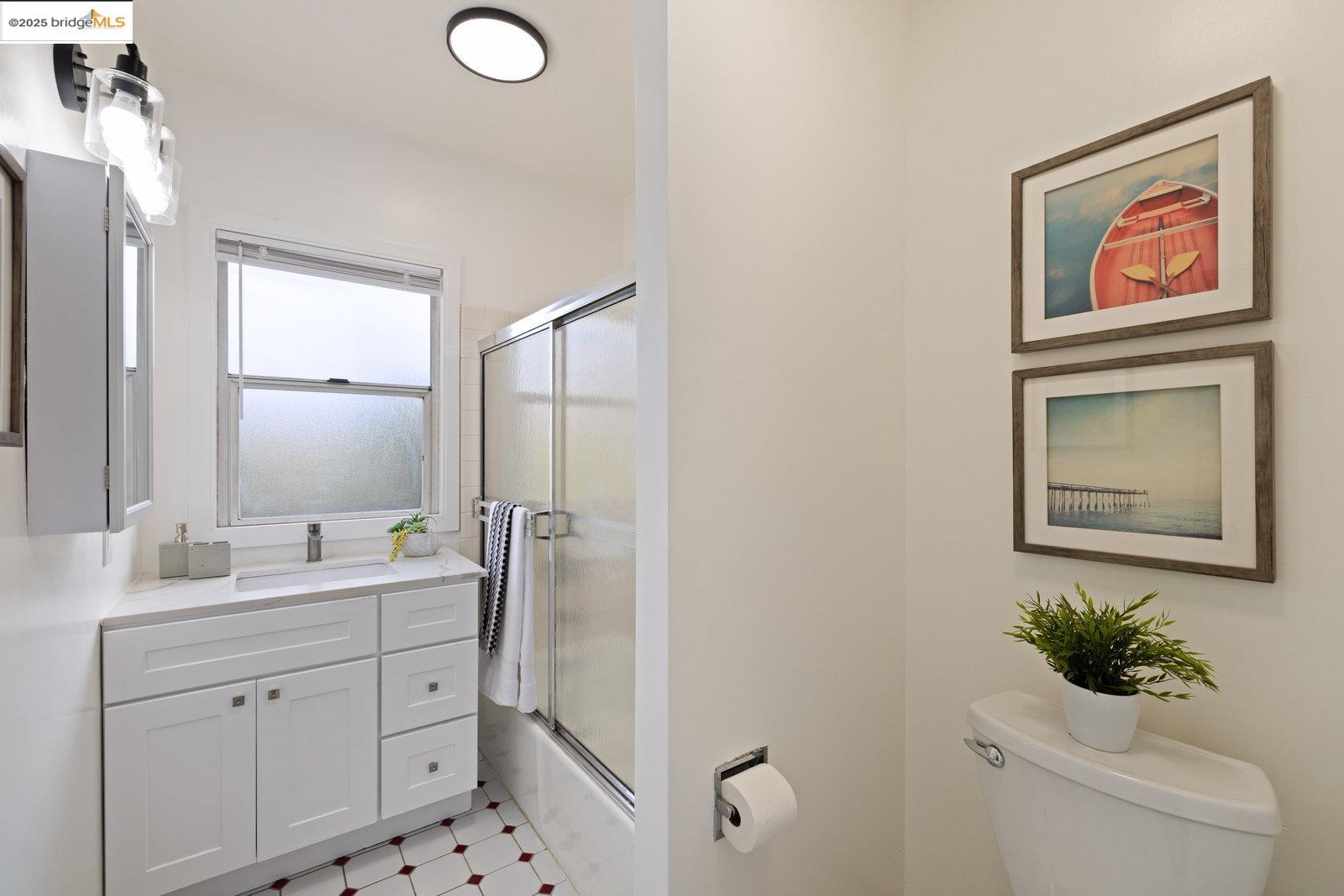 Detail Gallery Image 18 of 45 For 90 Valdez Ave, San Francisco,  CA 94112 - 3 Beds | 2 Baths