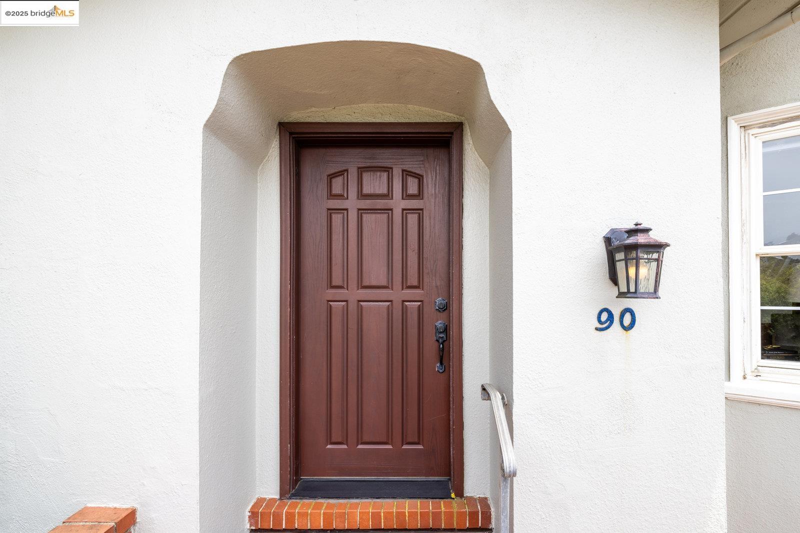 Detail Gallery Image 5 of 45 For 90 Valdez Ave, San Francisco,  CA 94112 - 3 Beds | 2 Baths
