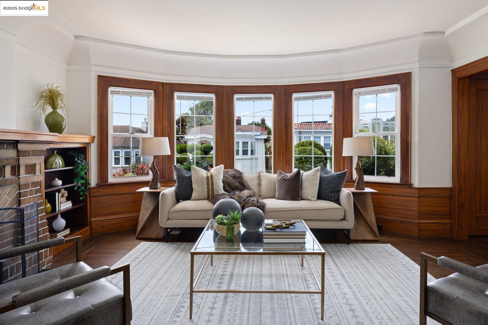 Detail Gallery Image 8 of 45 For 90 Valdez Ave, San Francisco,  CA 94112 - 3 Beds | 2 Baths