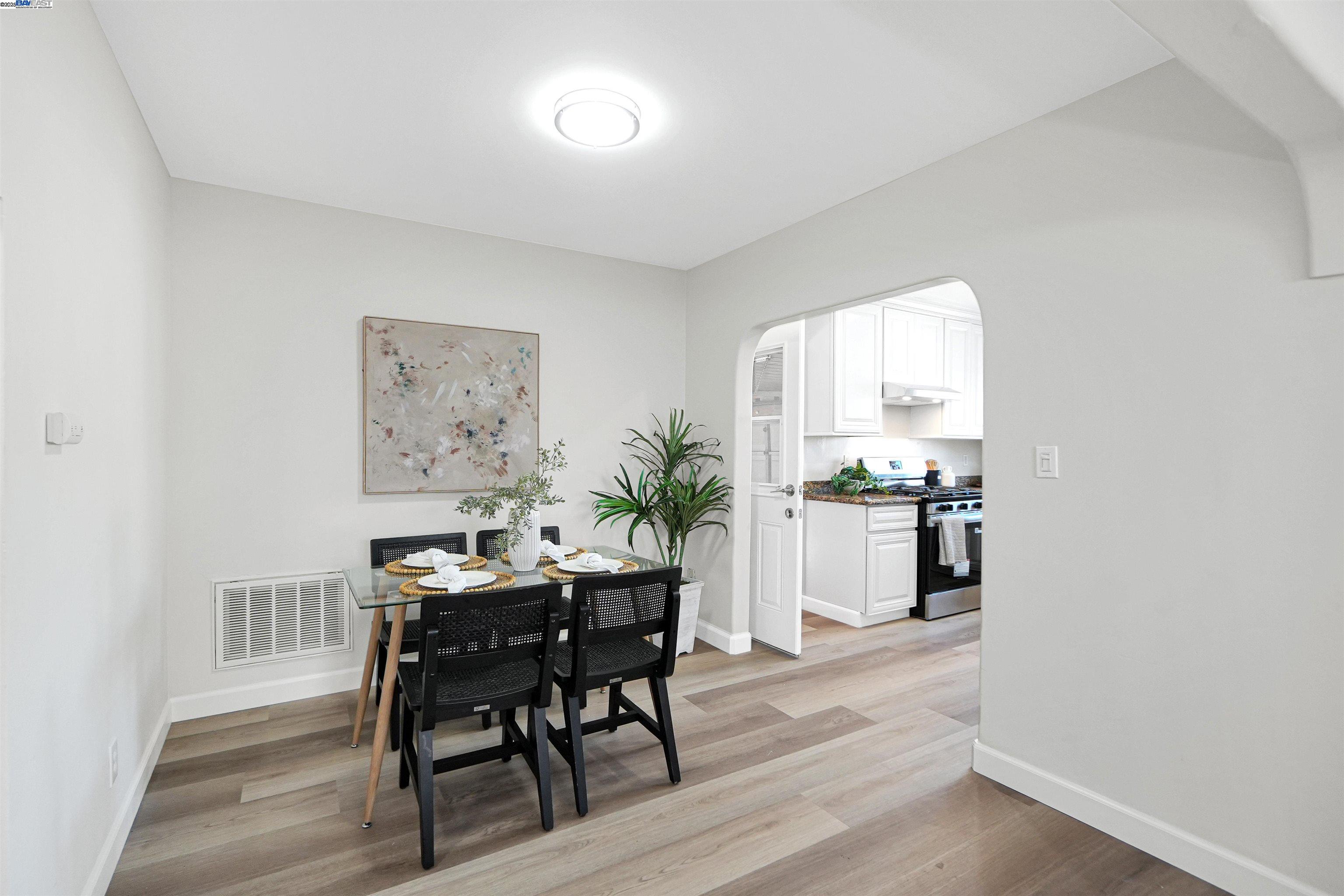 Detail Gallery Image 11 of 37 For 23639 Odom Dr, Hayward,  CA 94541 - 3 Beds | 1 Baths
