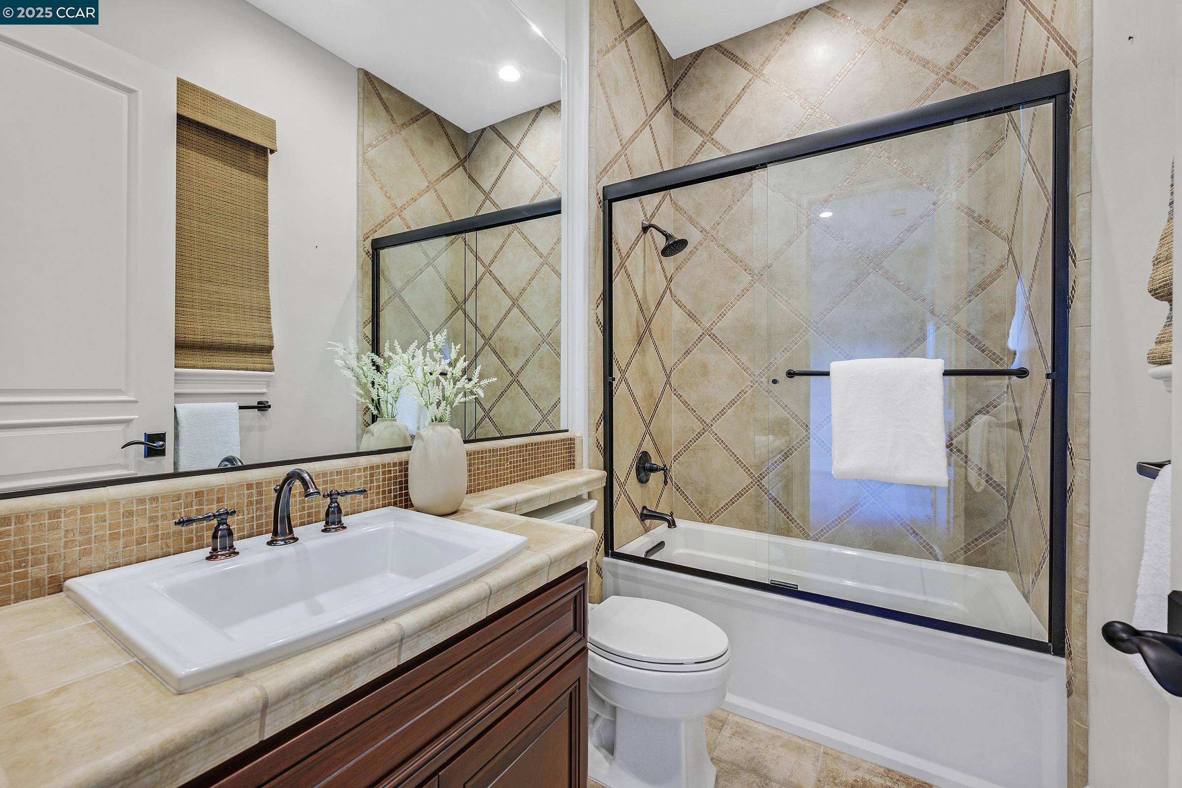 Detail Gallery Image 22 of 55 For 123 Alamo Springs Dr, Alamo,  CA 94507 - 5 Beds | 5/2 Baths
