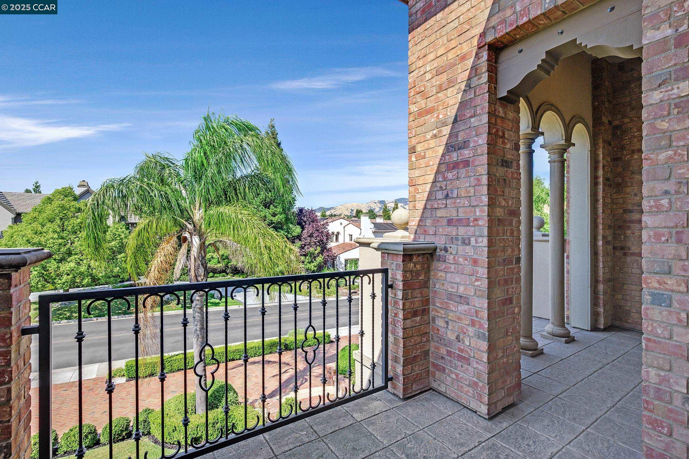 Detail Gallery Image 23 of 55 For 123 Alamo Springs Dr, Alamo,  CA 94507 - 5 Beds | 5/2 Baths