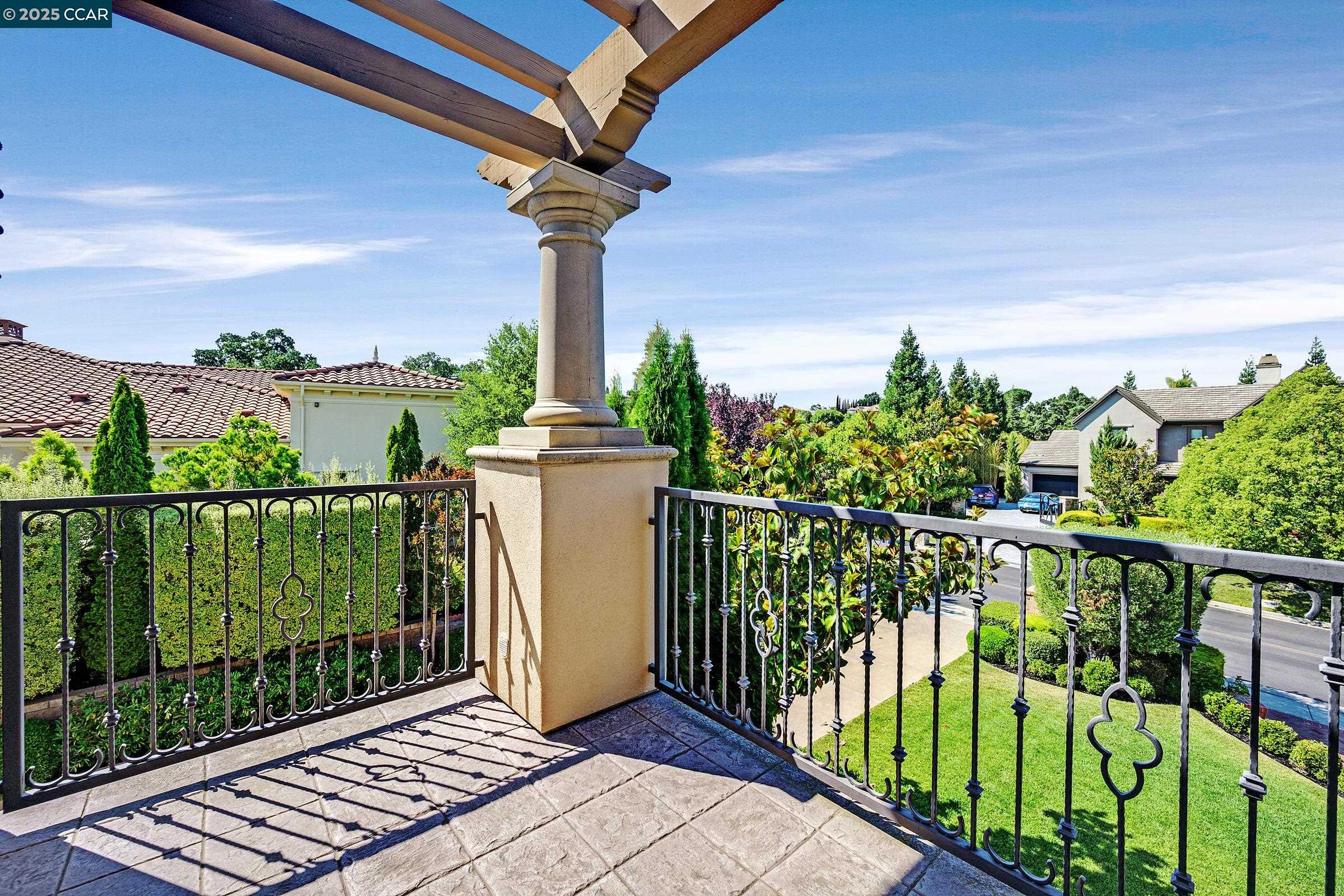 Detail Gallery Image 27 of 55 For 123 Alamo Springs Dr, Alamo,  CA 94507 - 5 Beds | 5/2 Baths