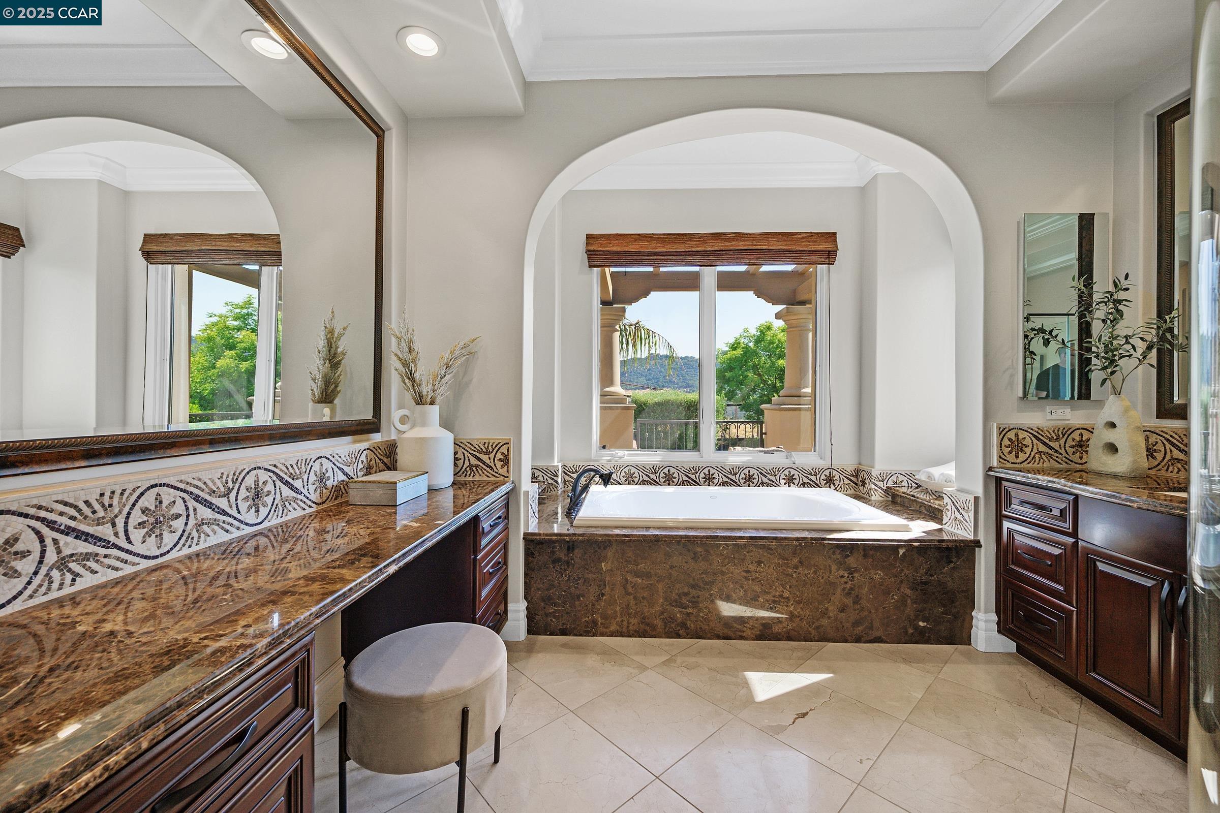 Detail Gallery Image 36 of 55 For 123 Alamo Springs Dr, Alamo,  CA 94507 - 5 Beds | 5/2 Baths