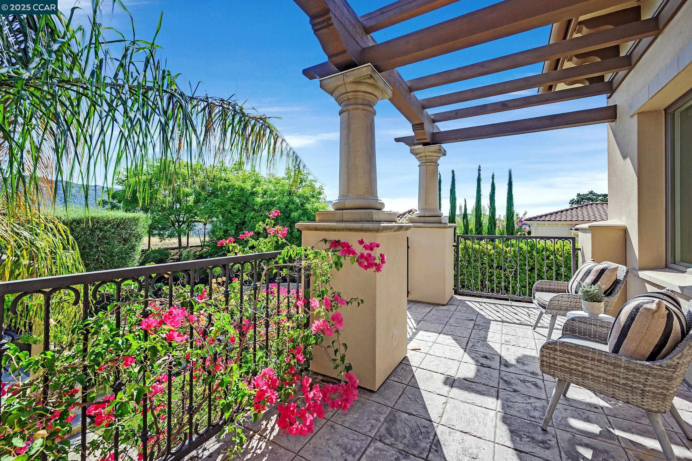 Detail Gallery Image 38 of 55 For 123 Alamo Springs Dr, Alamo,  CA 94507 - 5 Beds | 5/2 Baths