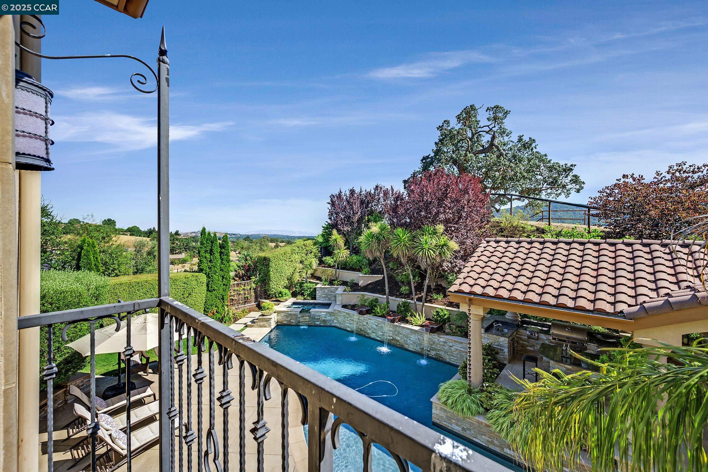 Detail Gallery Image 39 of 55 For 123 Alamo Springs Dr, Alamo,  CA 94507 - 5 Beds | 5/2 Baths