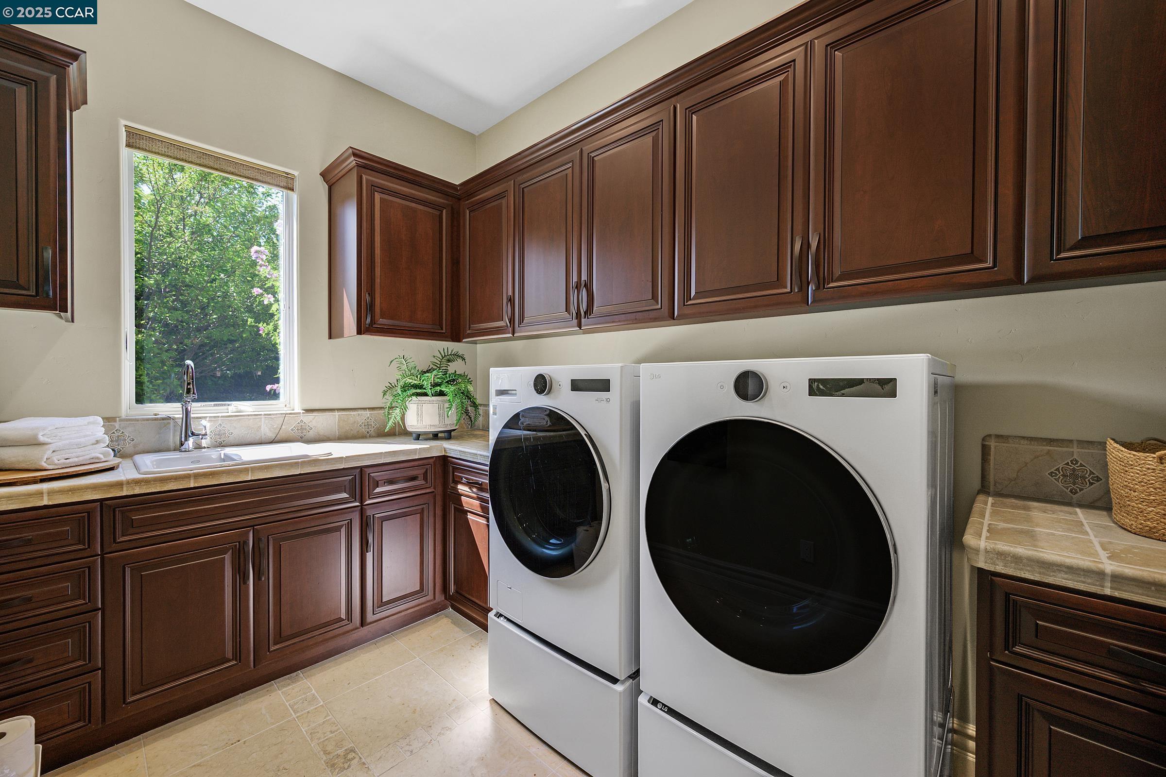 Detail Gallery Image 40 of 55 For 123 Alamo Springs Dr, Alamo,  CA 94507 - 5 Beds | 5/2 Baths