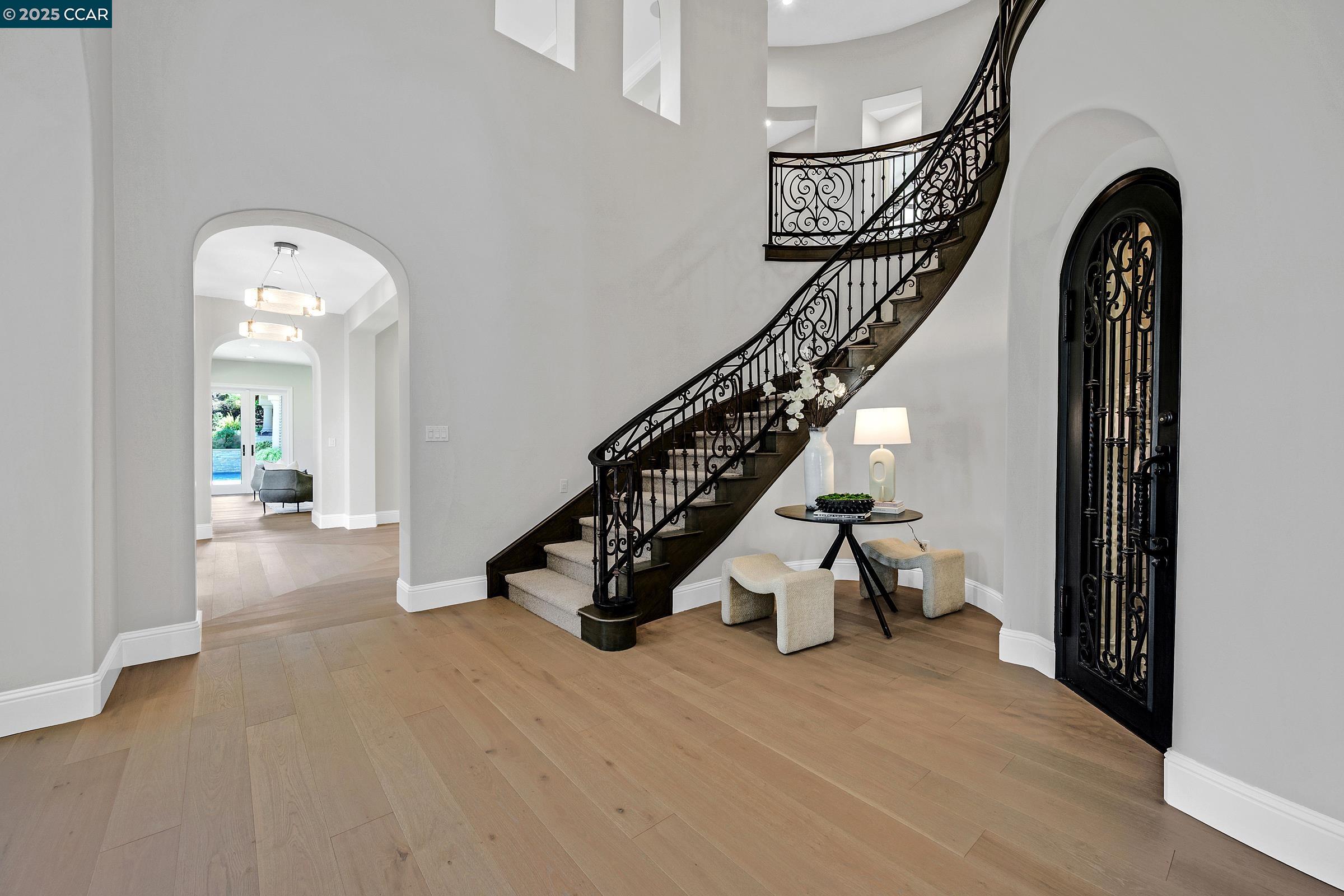 Detail Gallery Image 5 of 55 For 123 Alamo Springs Dr, Alamo,  CA 94507 - 5 Beds | 5/2 Baths