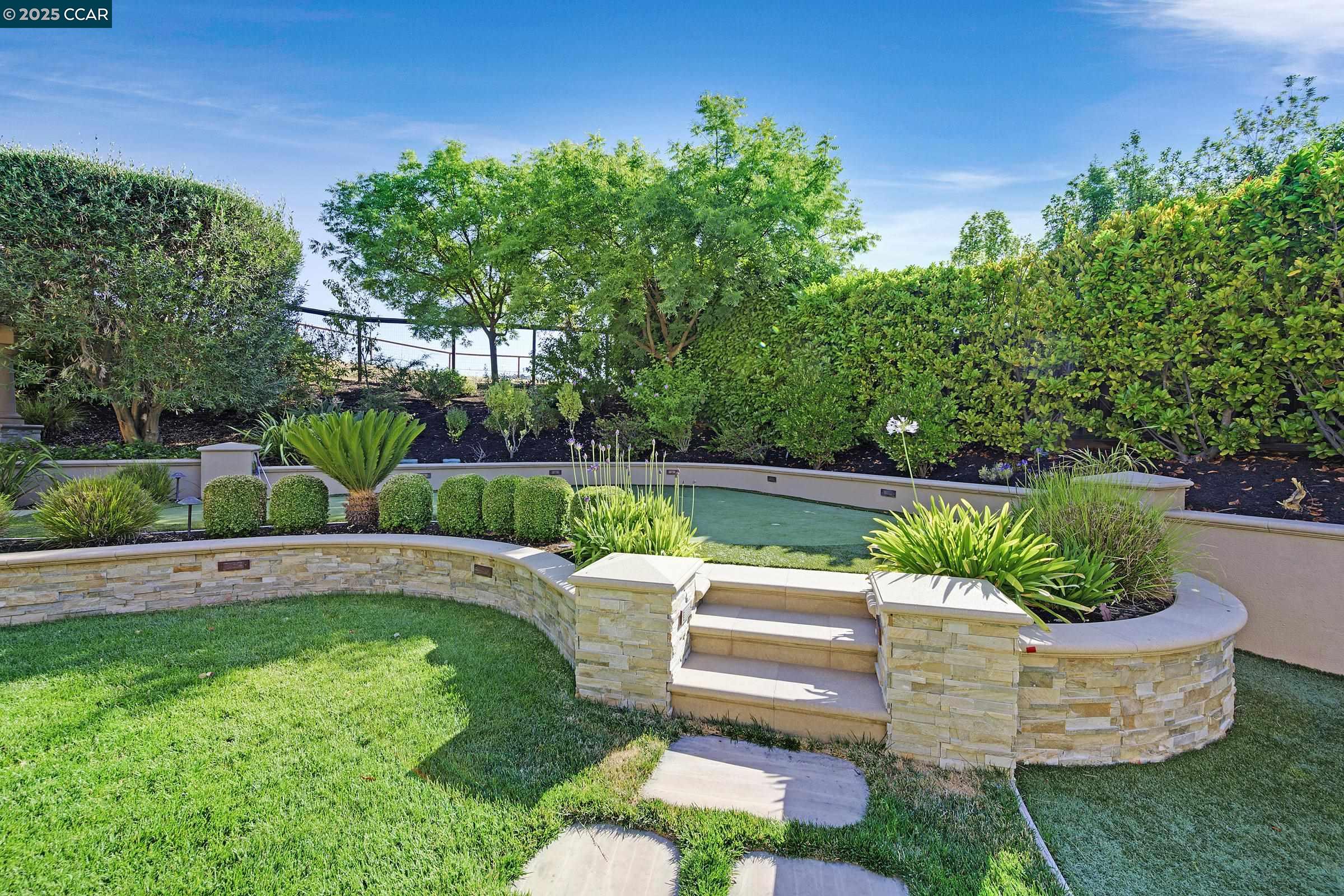 Detail Gallery Image 43 of 55 For 123 Alamo Springs Dr, Alamo,  CA 94507 - 5 Beds | 5/2 Baths