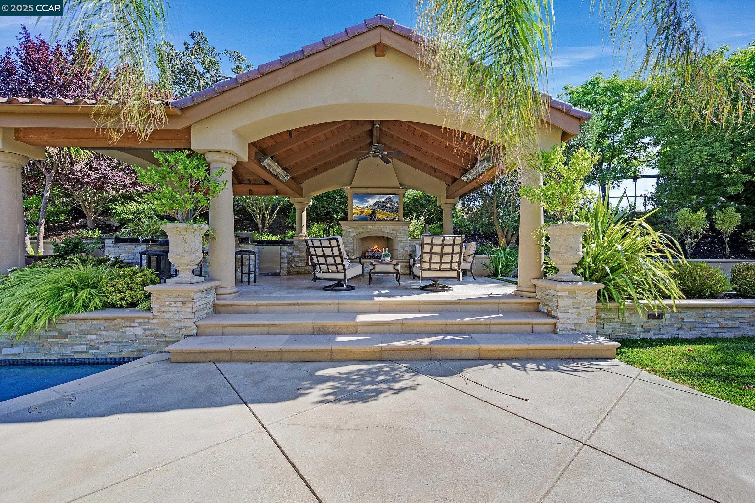Detail Gallery Image 46 of 55 For 123 Alamo Springs Dr, Alamo,  CA 94507 - 5 Beds | 5/2 Baths