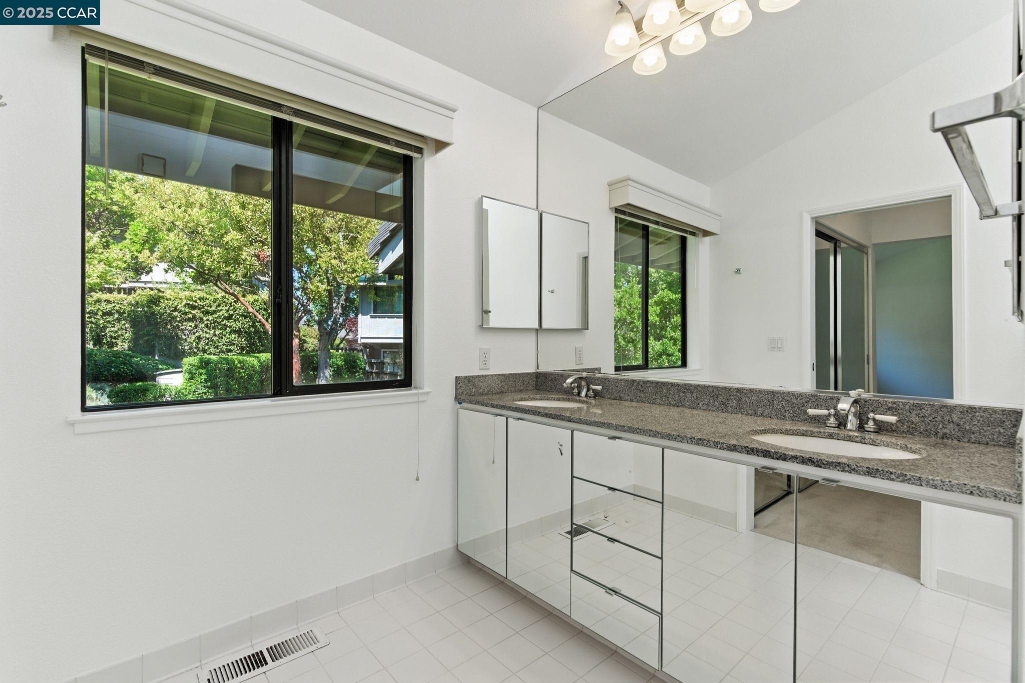 Photo #21: 41103001 Listing: Photo #21
