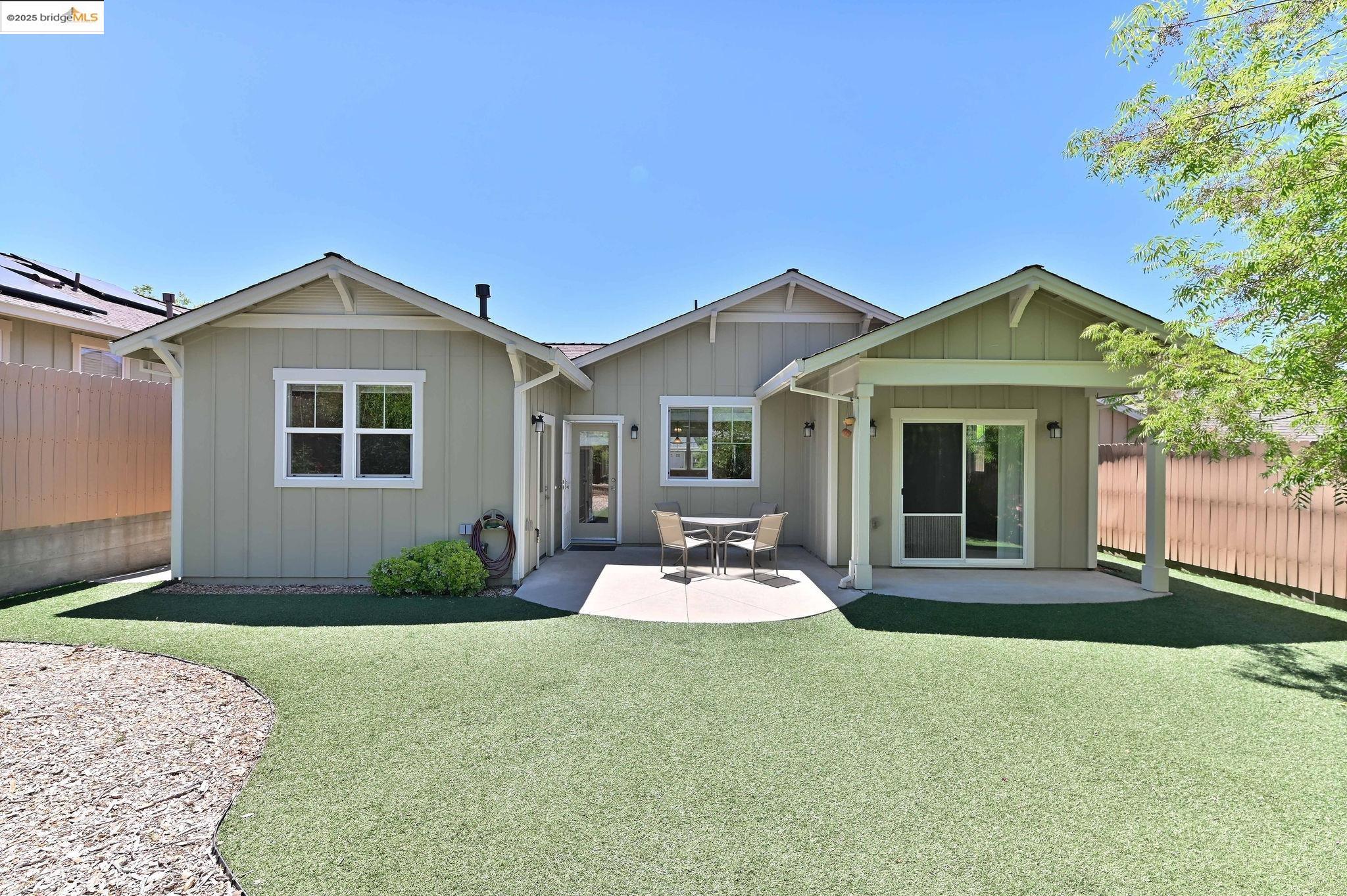 Front Image Thumbnail for EB41103003