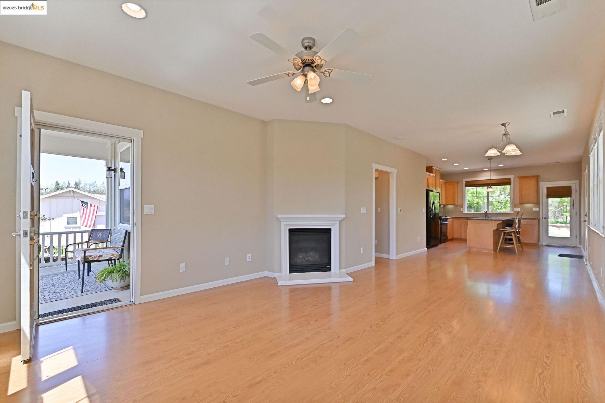 Detail Gallery Image 6 of 60 For 139 Cottage Cir, Murphys,  CA 95247 - 2 Beds | 2 Baths