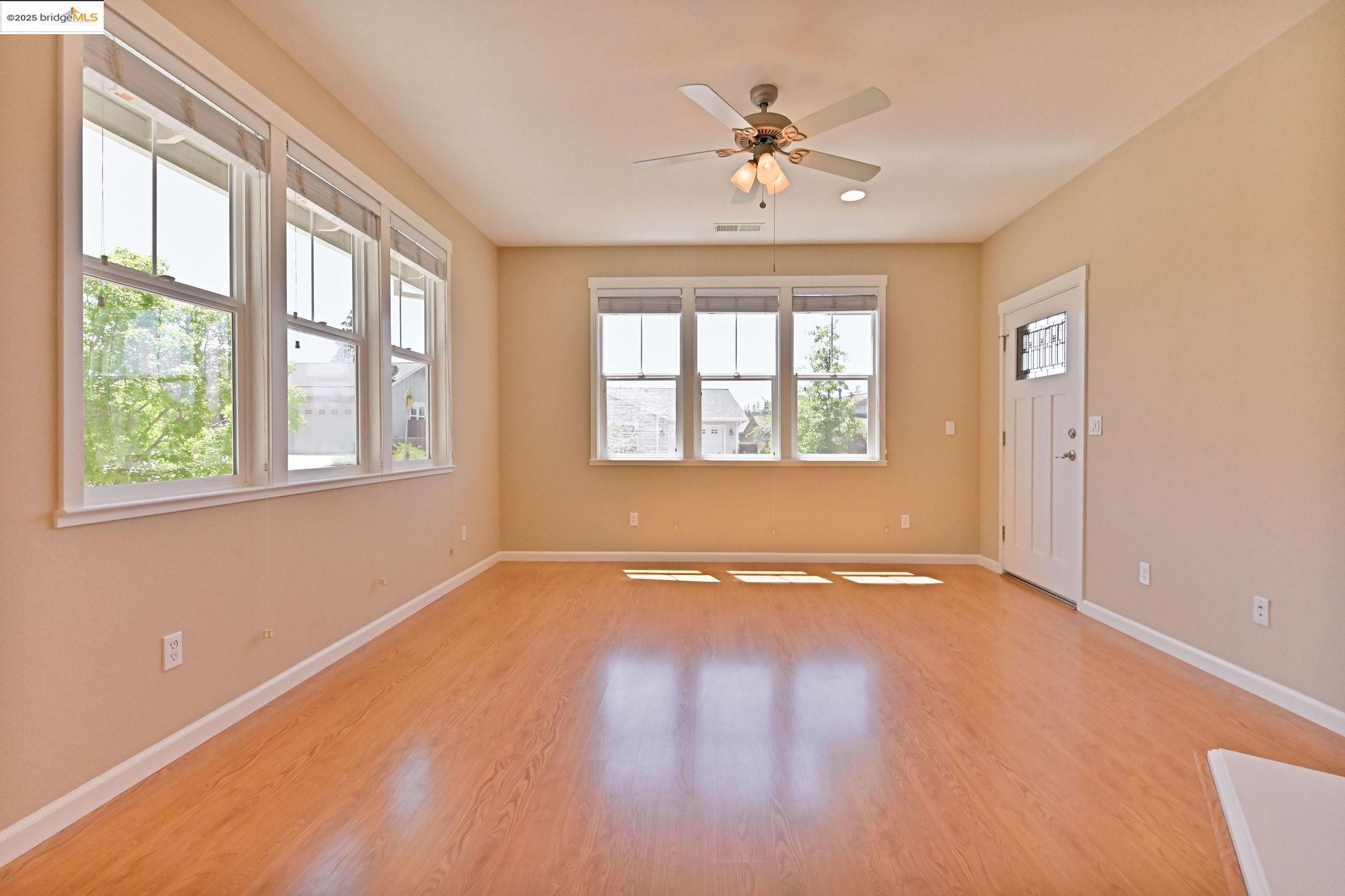 Detail Gallery Image 8 of 60 For 139 Cottage Cir, Murphys,  CA 95247 - 2 Beds | 2 Baths