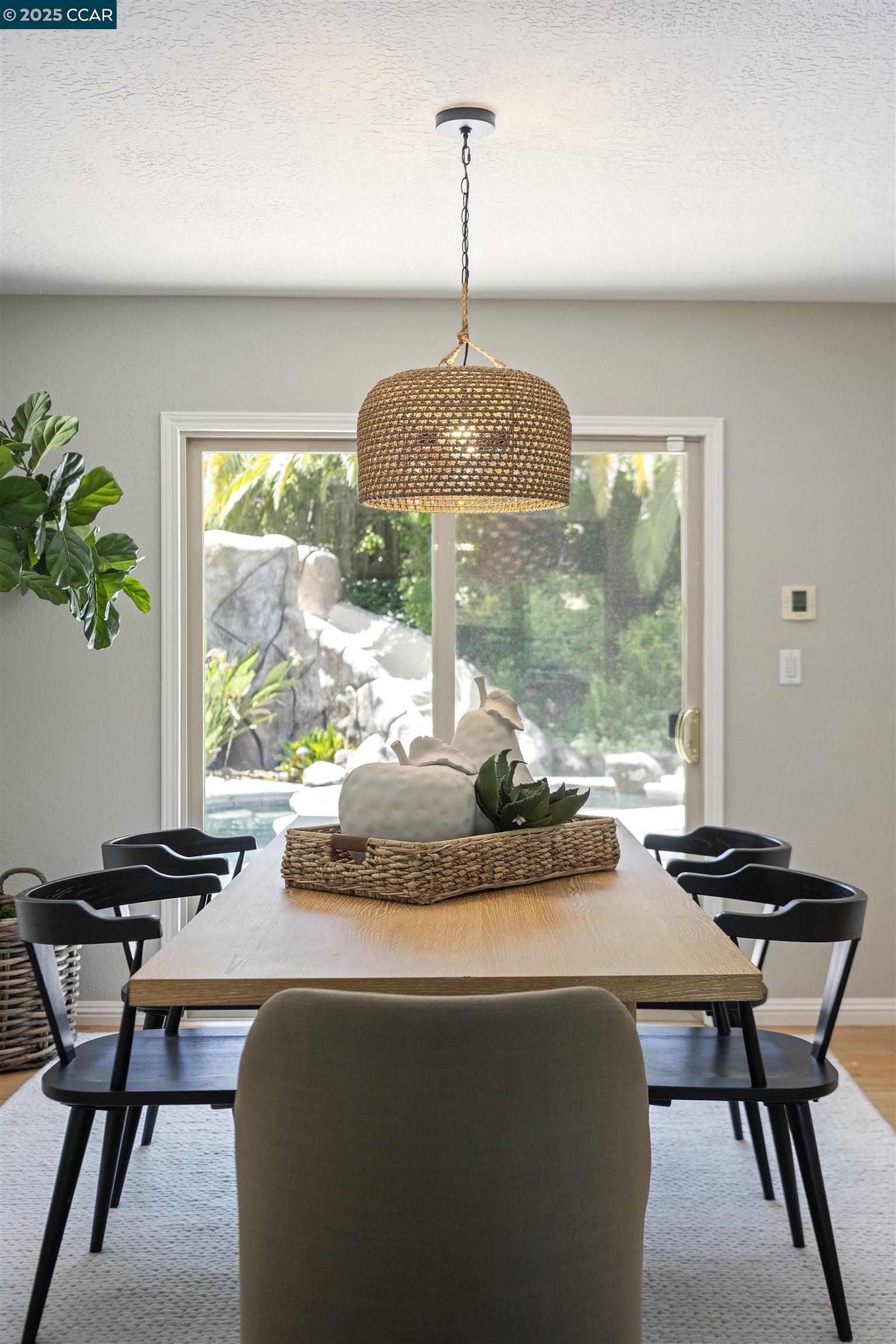 Detail Gallery Image 16 of 55 For 14 Dublin Ct, Pleasant Hill,  CA 94523 - 4 Beds | 2/1 Baths