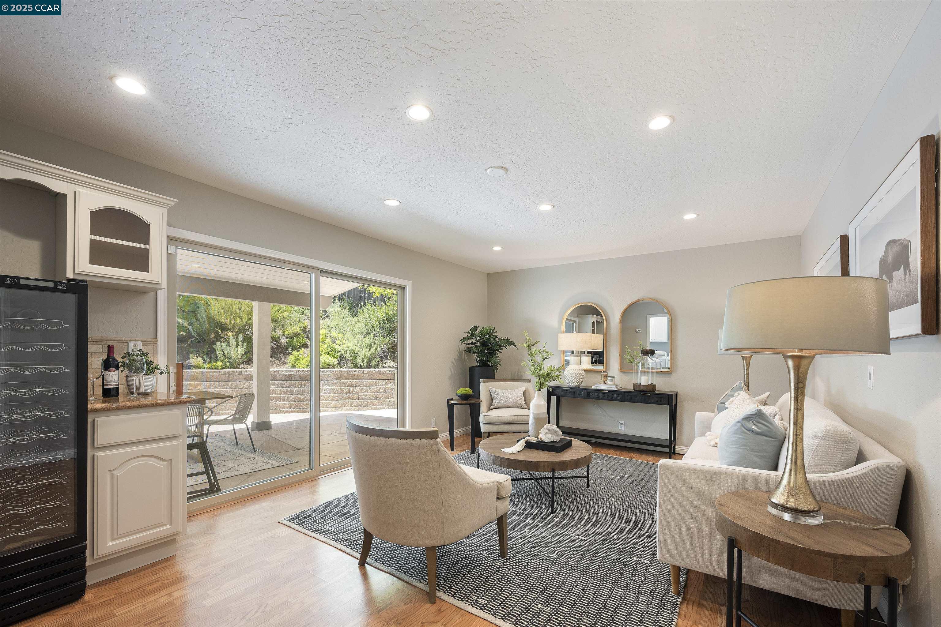 Detail Gallery Image 19 of 55 For 14 Dublin Ct, Pleasant Hill,  CA 94523 - 4 Beds | 2/1 Baths