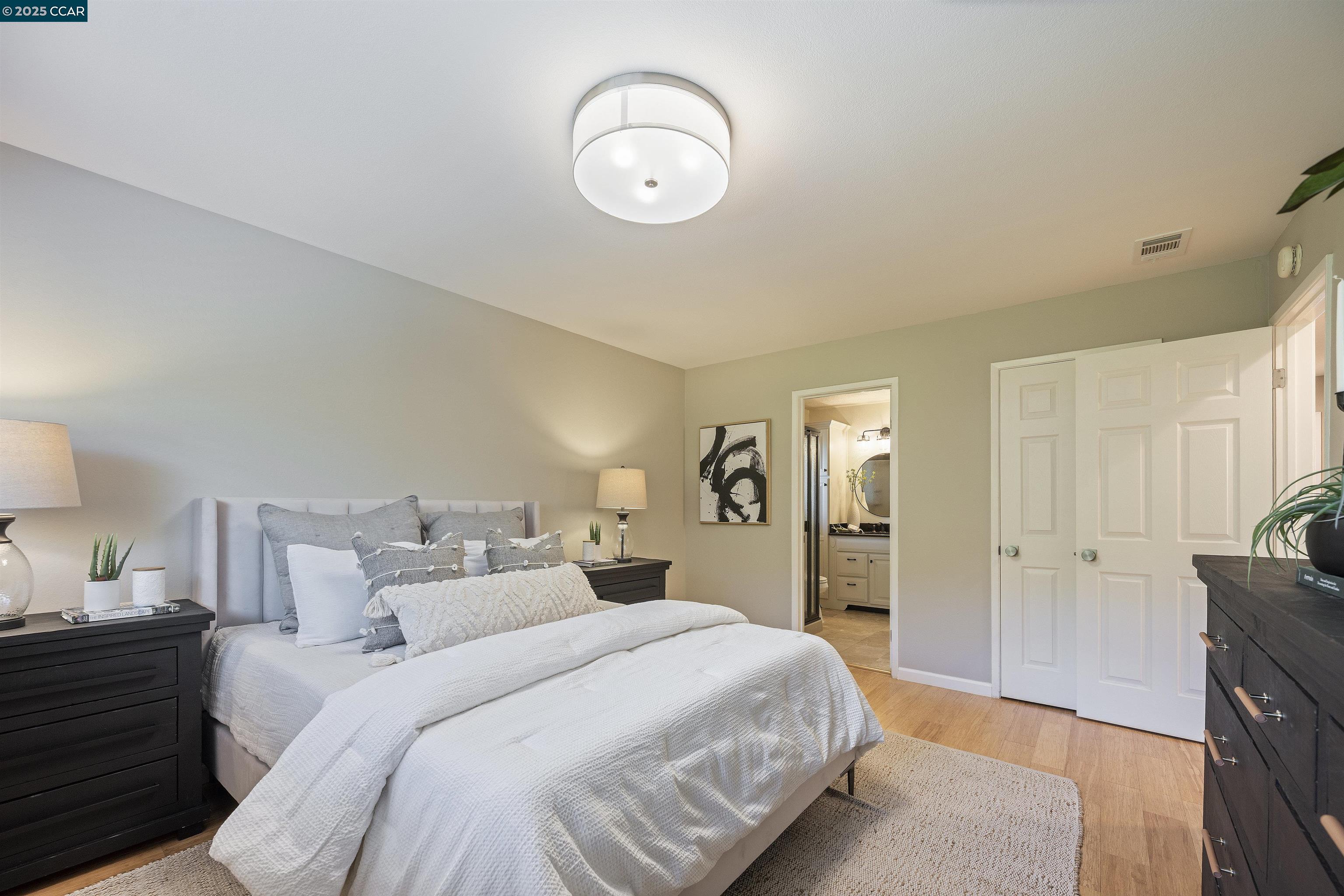 Detail Gallery Image 24 of 55 For 14 Dublin Ct, Pleasant Hill,  CA 94523 - 4 Beds | 2/1 Baths