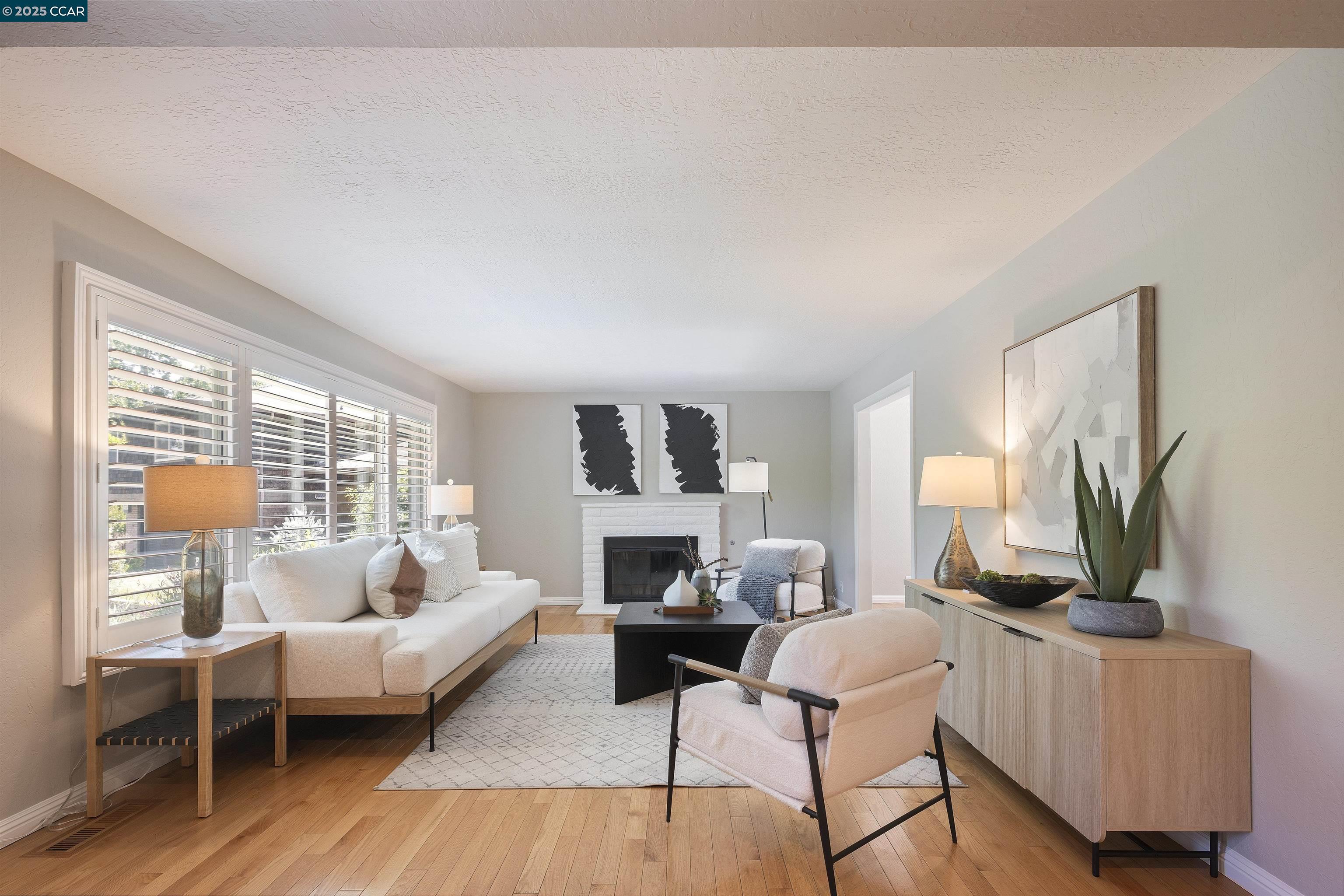 Detail Gallery Image 4 of 55 For 14 Dublin Ct, Pleasant Hill,  CA 94523 - 4 Beds | 2/1 Baths