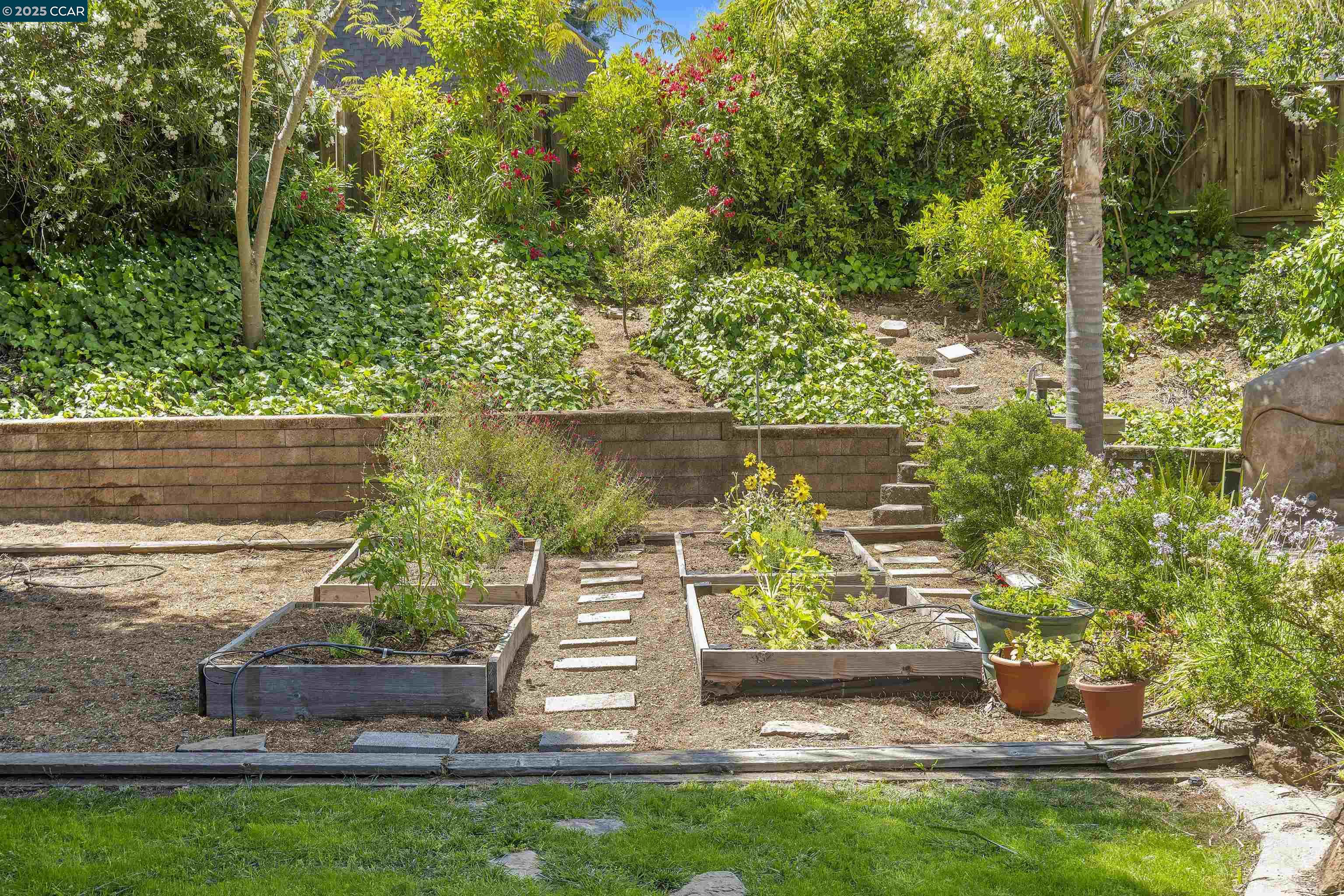 Detail Gallery Image 41 of 55 For 14 Dublin Ct, Pleasant Hill,  CA 94523 - 4 Beds | 2/1 Baths
