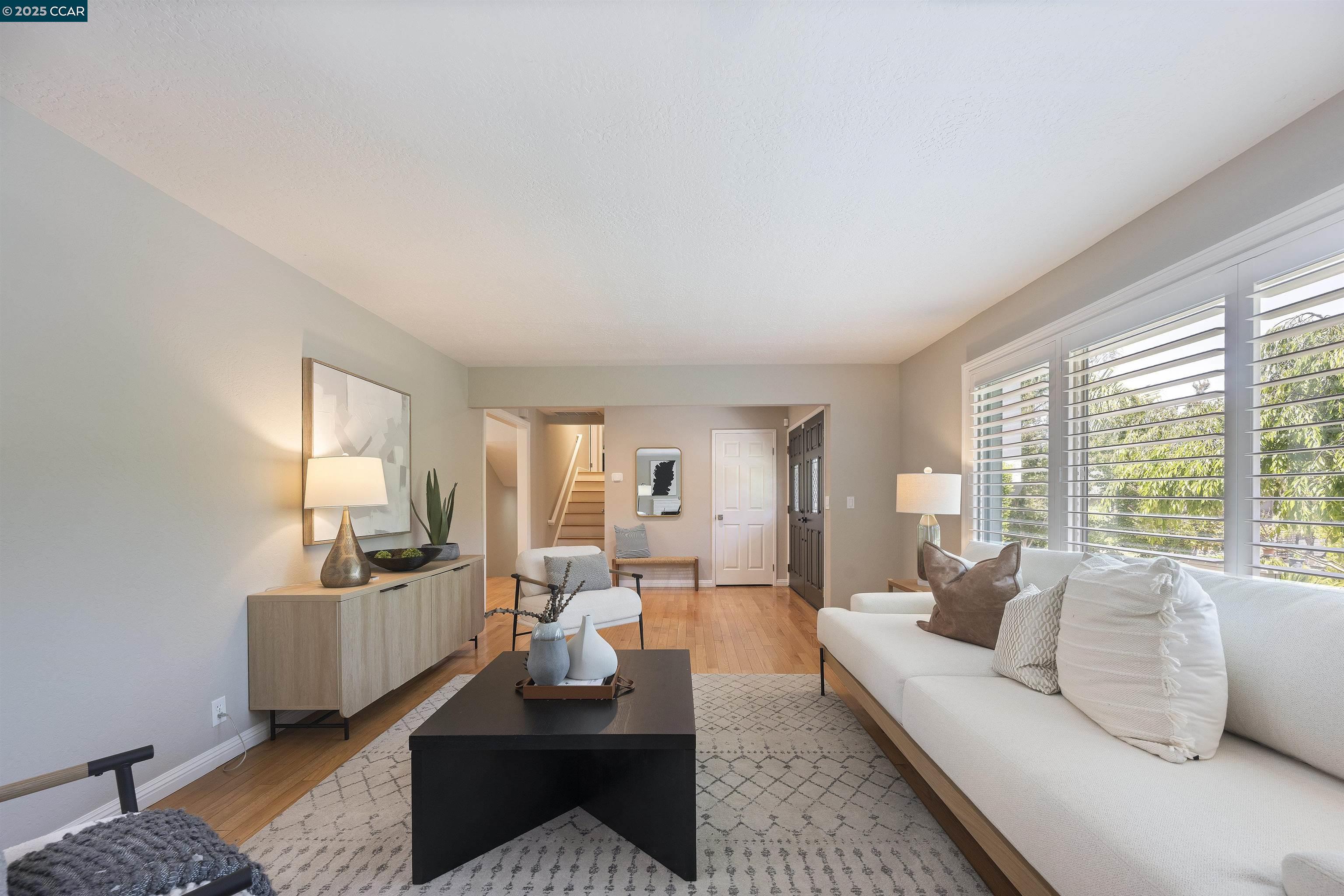 Detail Gallery Image 7 of 55 For 14 Dublin Ct, Pleasant Hill,  CA 94523 - 4 Beds | 2/1 Baths