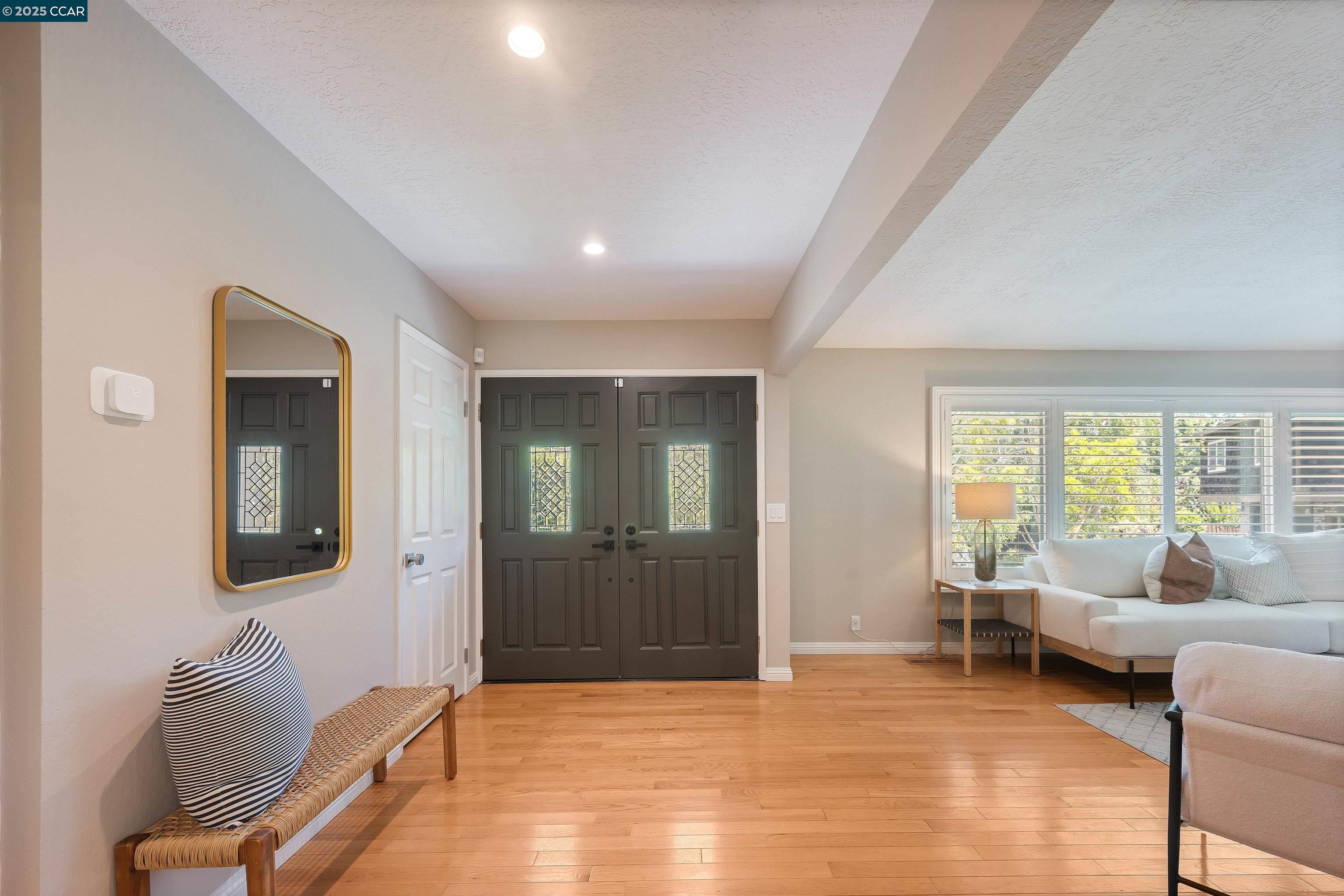 Detail Gallery Image 8 of 55 For 14 Dublin Ct, Pleasant Hill,  CA 94523 - 4 Beds | 2/1 Baths