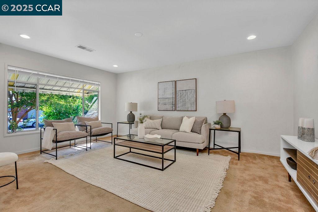 Detail Gallery Image 4 of 31 For 80 Water Street, Bay Point,  CA 94565 - 4 Beds | 2 Baths