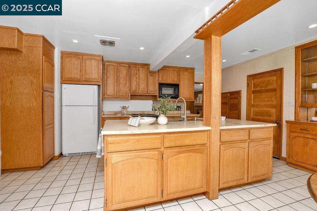 Detail Gallery Image 7 of 31 For 80 Water Street, Bay Point,  CA 94565 - 4 Beds | 2 Baths