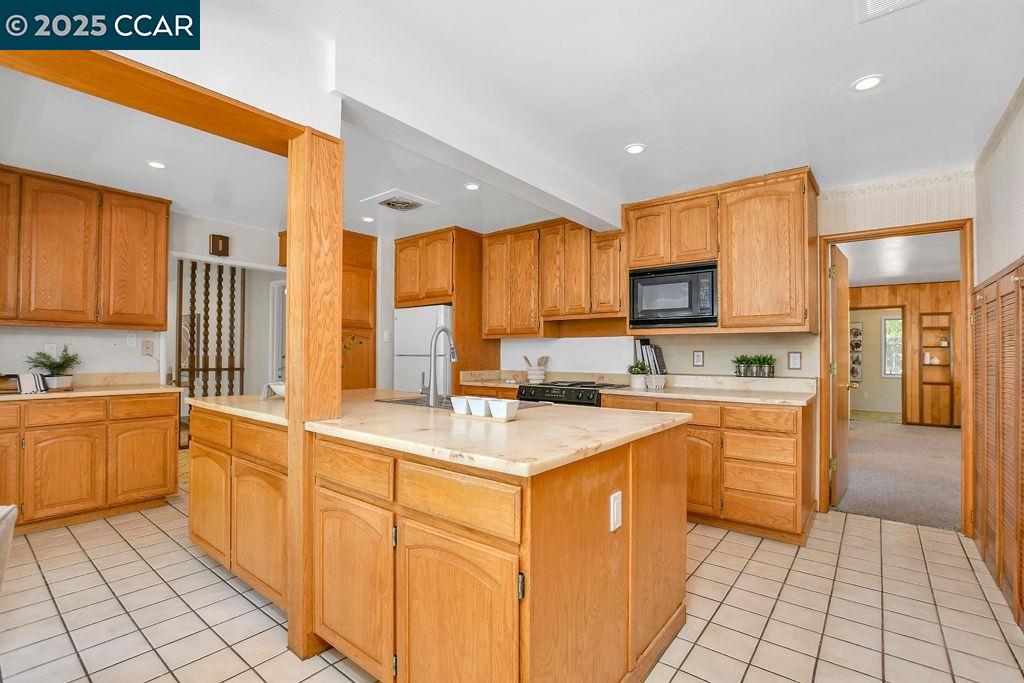 Detail Gallery Image 8 of 31 For 80 Water Street, Bay Point,  CA 94565 - 4 Beds | 2 Baths