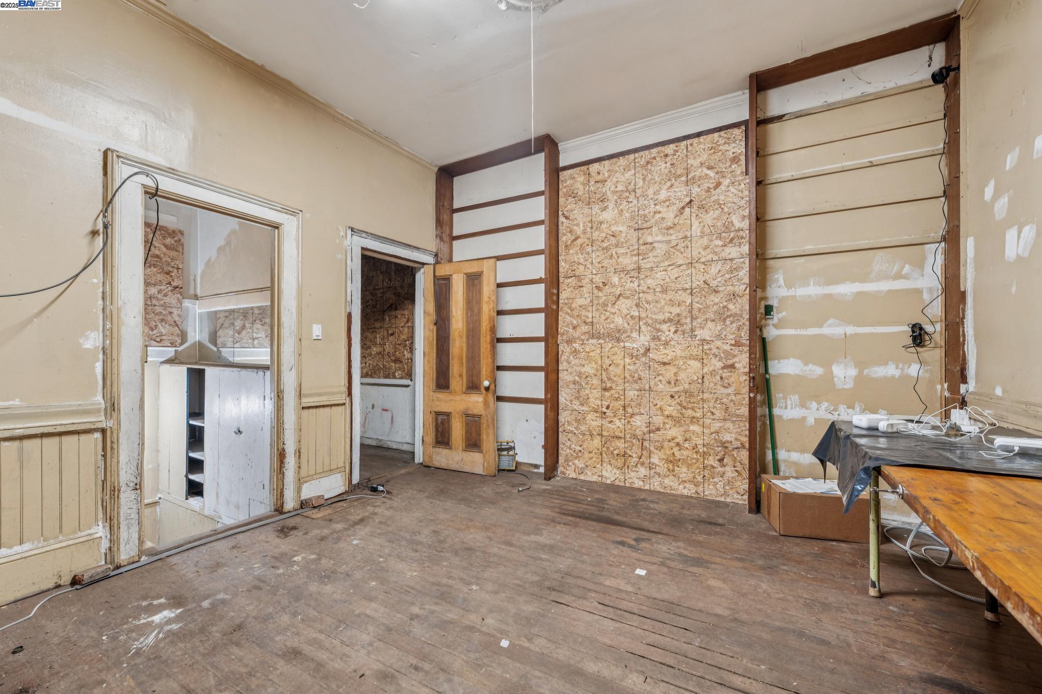 Detail Gallery Image 12 of 43 For 2340 13th Ave, Oakland,  CA 94606 - 2 Beds | 2 Baths