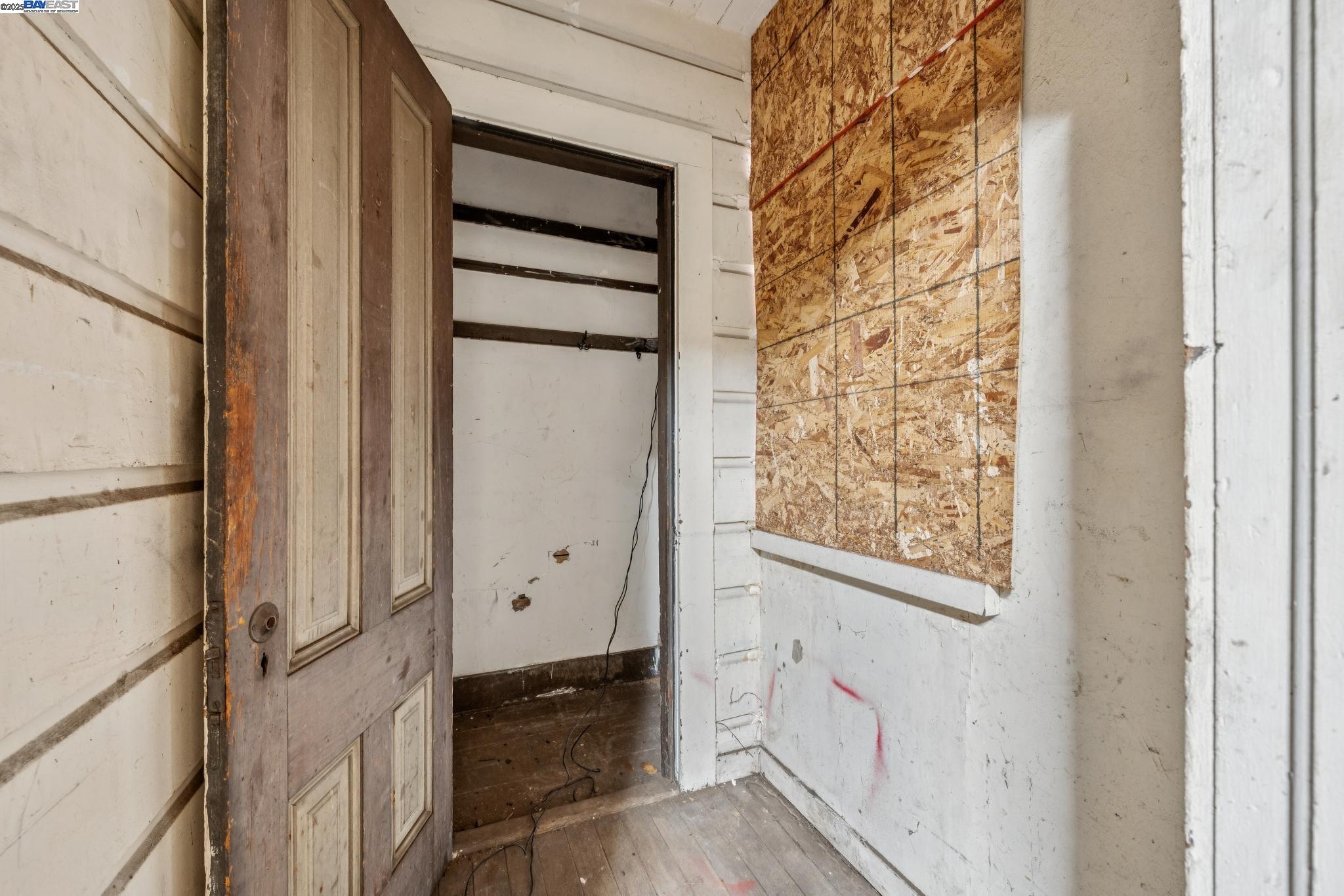 Detail Gallery Image 16 of 43 For 2340 13th Ave, Oakland,  CA 94606 - 2 Beds | 2 Baths
