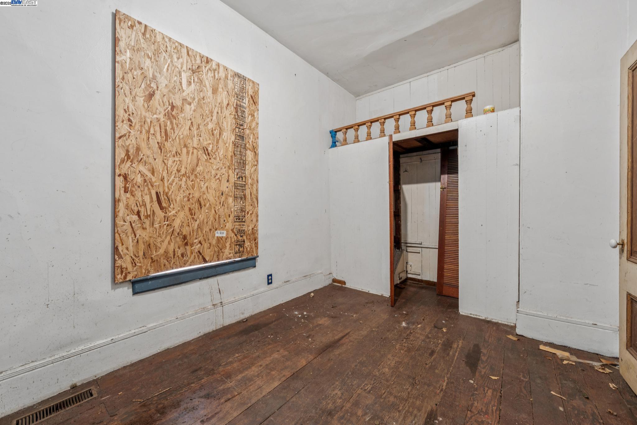 Detail Gallery Image 18 of 43 For 2340 13th Ave, Oakland,  CA 94606 - 2 Beds | 2 Baths