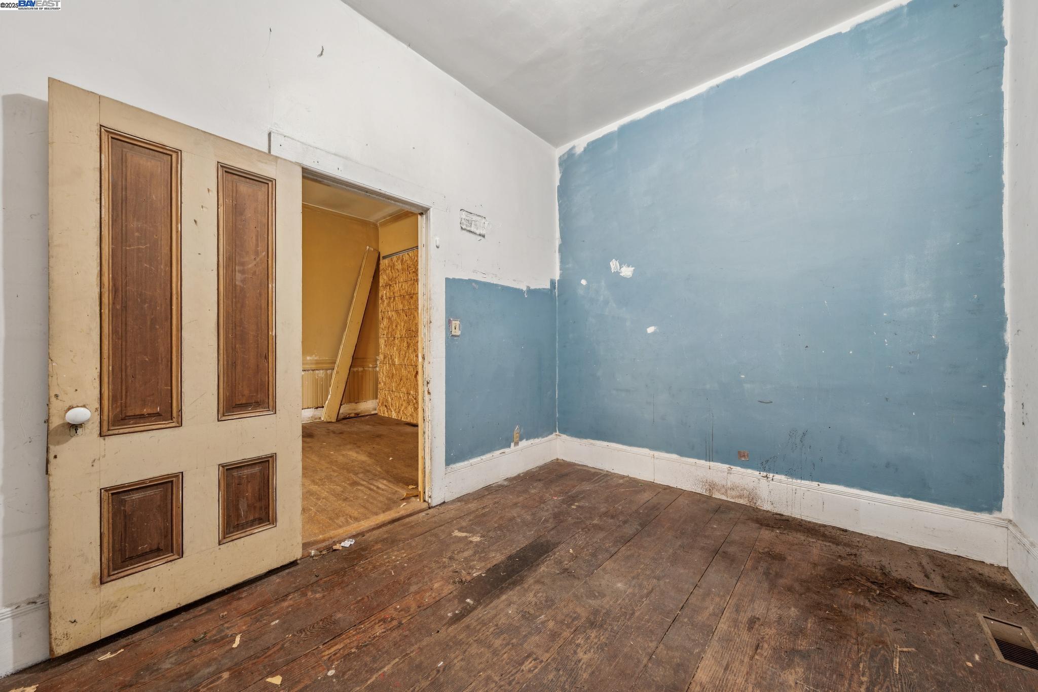 Detail Gallery Image 19 of 43 For 2340 13th Ave, Oakland,  CA 94606 - 2 Beds | 2 Baths