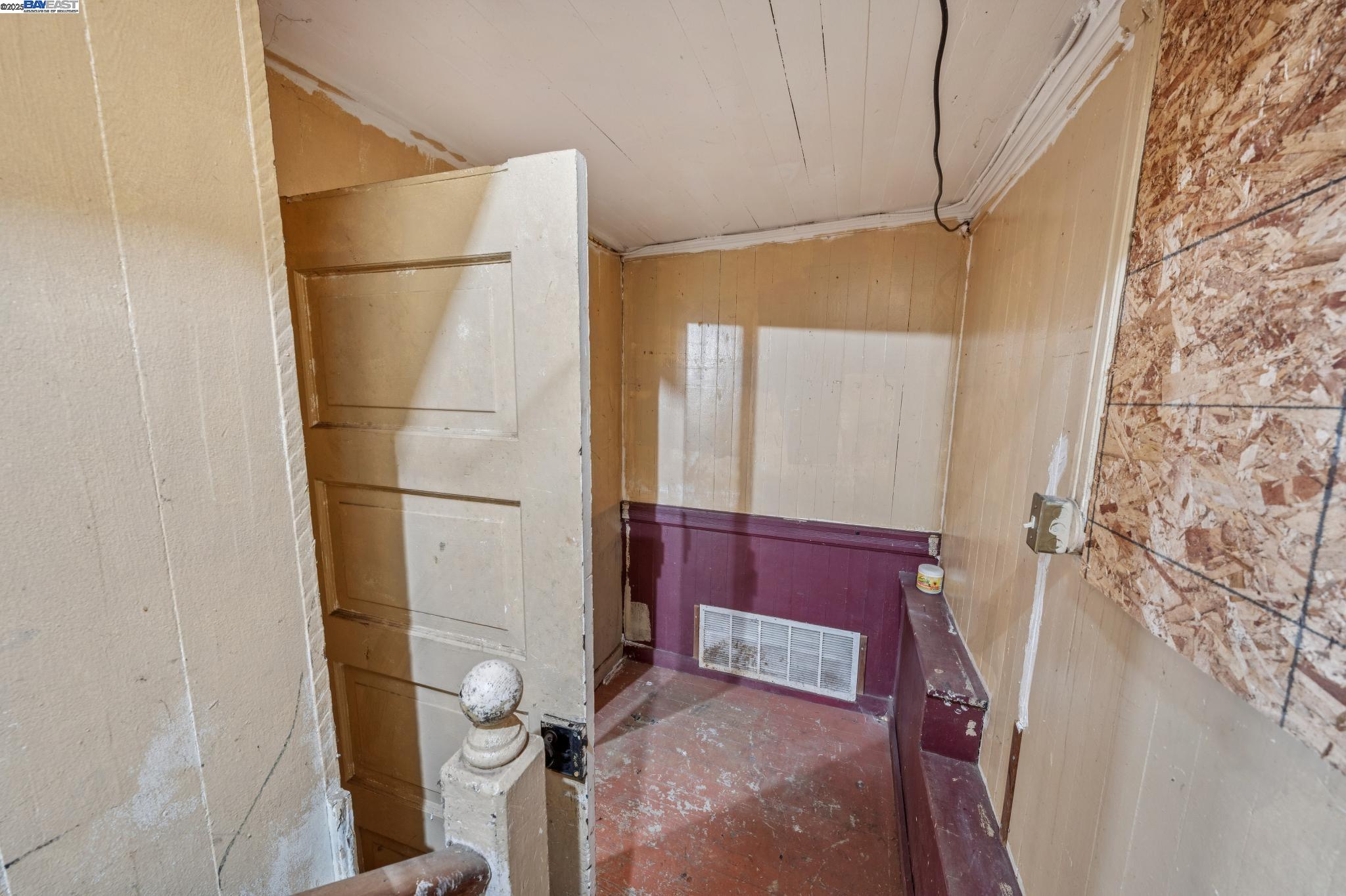 Detail Gallery Image 21 of 43 For 2340 13th Ave, Oakland,  CA 94606 - 2 Beds | 2 Baths