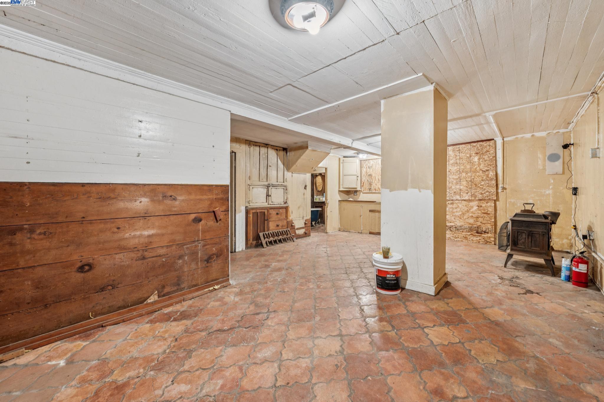 Detail Gallery Image 28 of 43 For 2340 13th Ave, Oakland,  CA 94606 - 2 Beds | 2 Baths