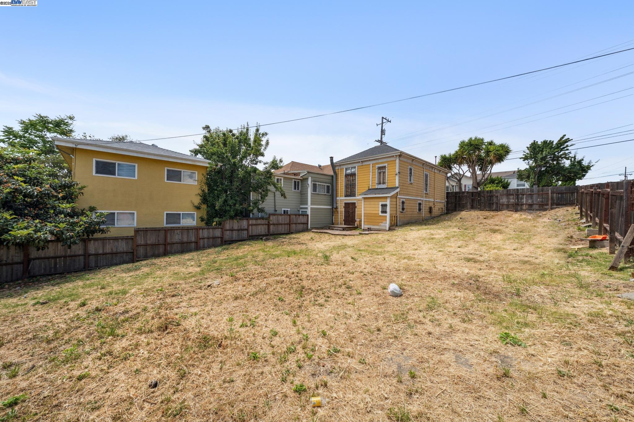 Detail Gallery Image 40 of 43 For 2340 13th Ave, Oakland,  CA 94606 - 2 Beds | 2 Baths