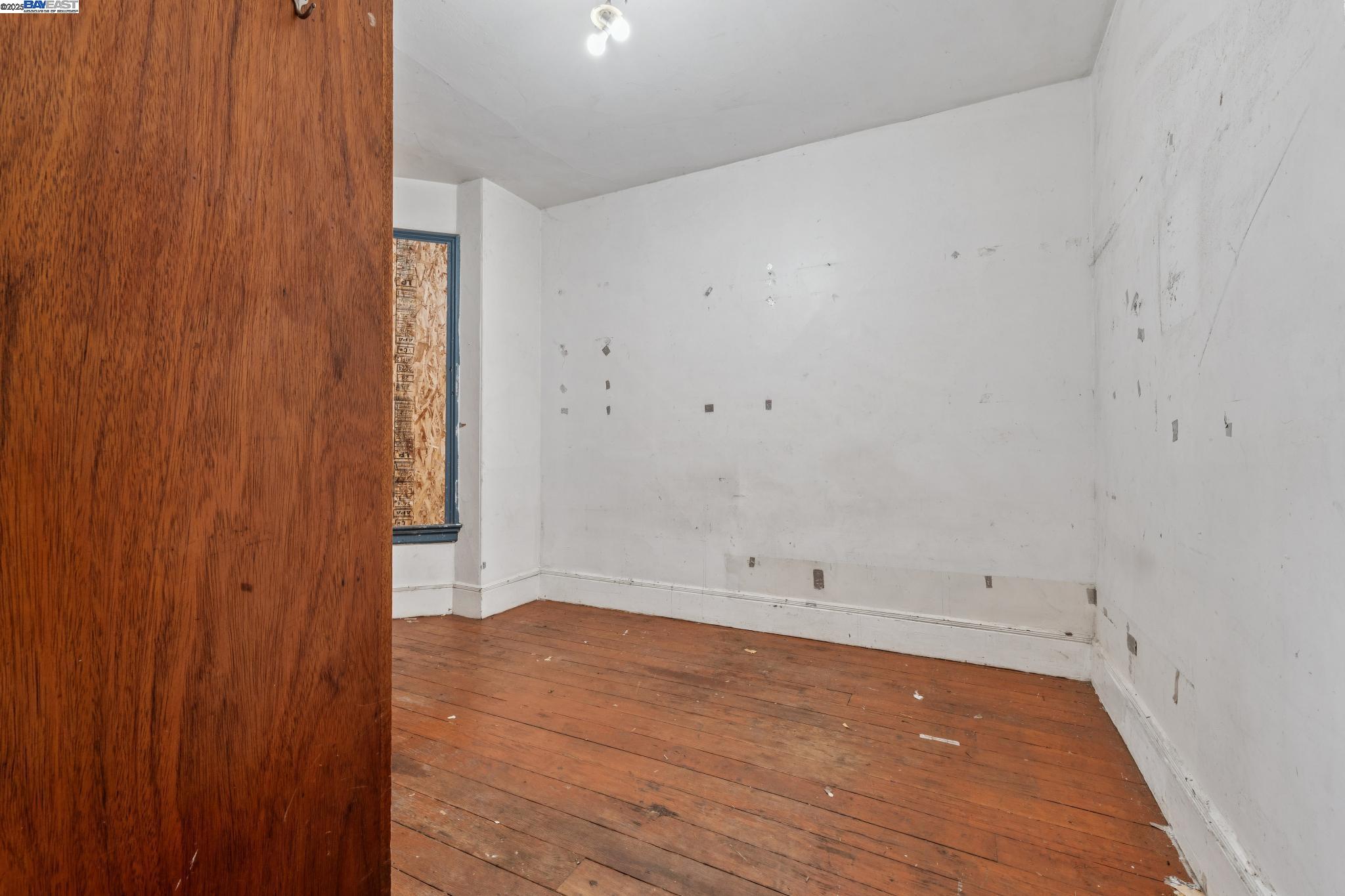 Detail Gallery Image 6 of 43 For 2340 13th Ave, Oakland,  CA 94606 - 2 Beds | 2 Baths