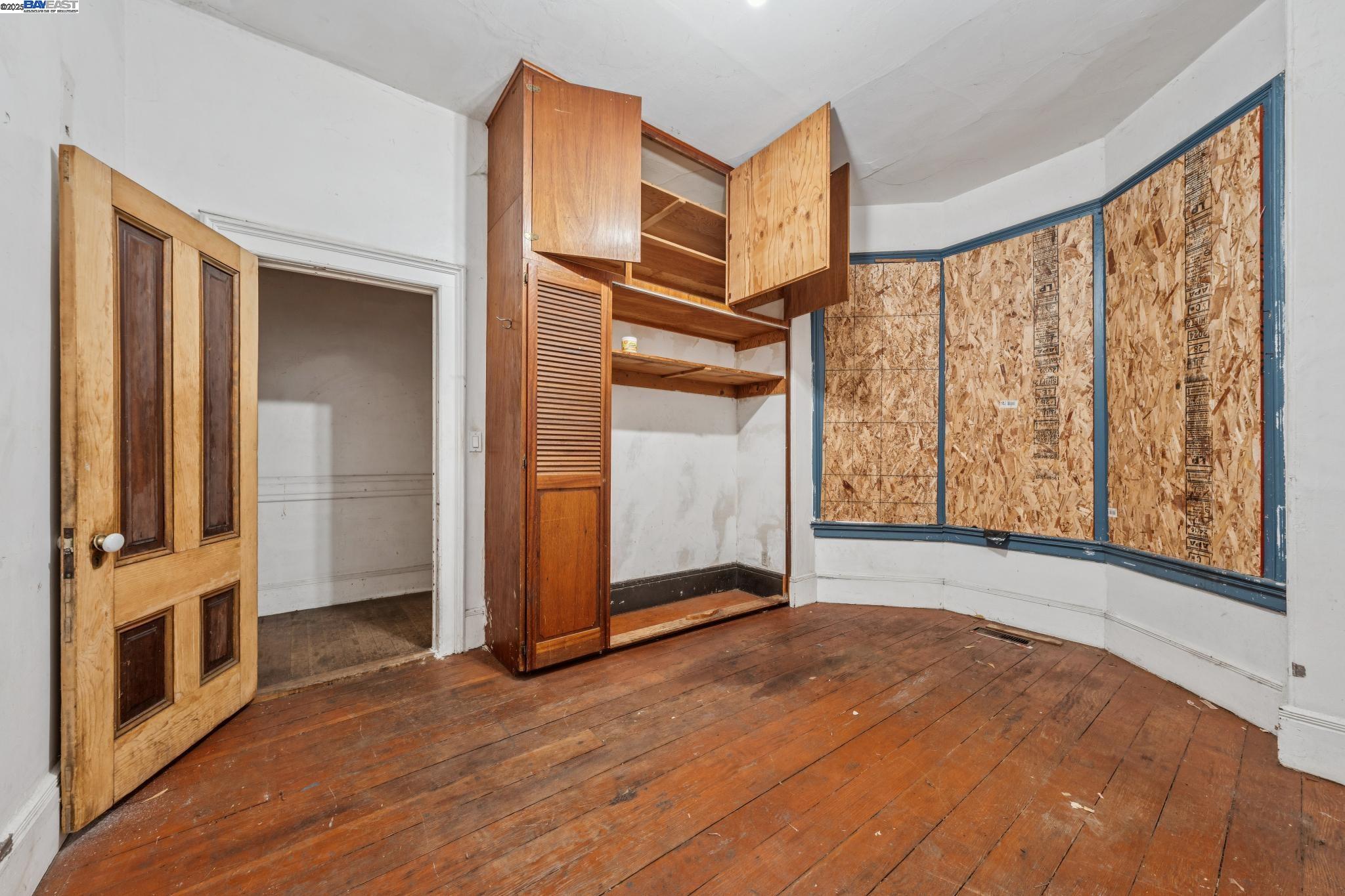 Detail Gallery Image 7 of 43 For 2340 13th Ave, Oakland,  CA 94606 - 2 Beds | 2 Baths