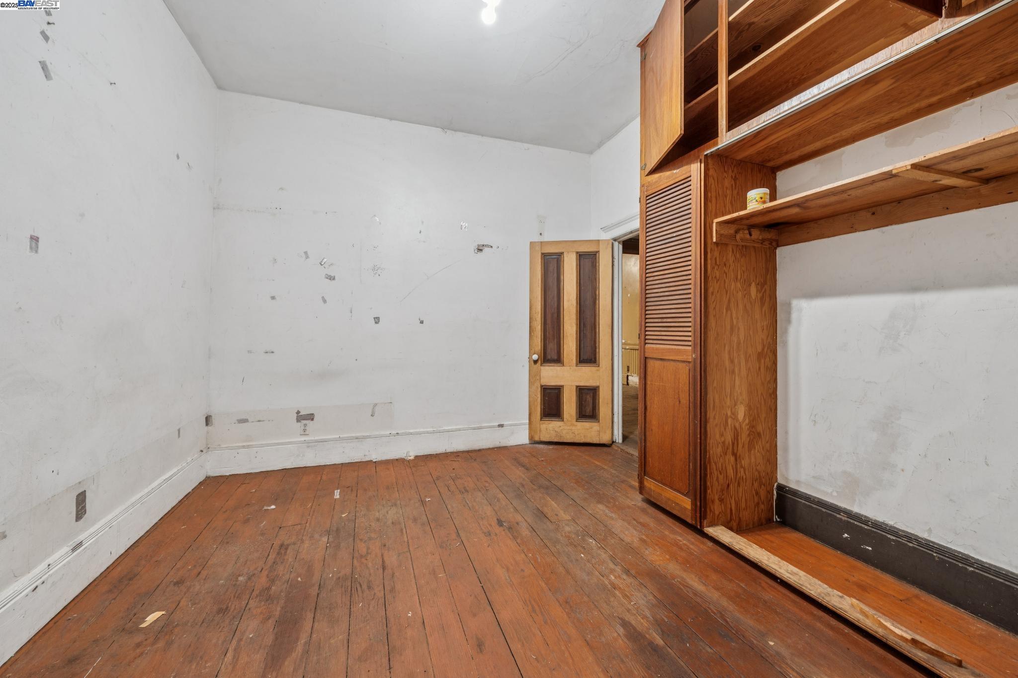 Detail Gallery Image 8 of 43 For 2340 13th Ave, Oakland,  CA 94606 - 2 Beds | 2 Baths
