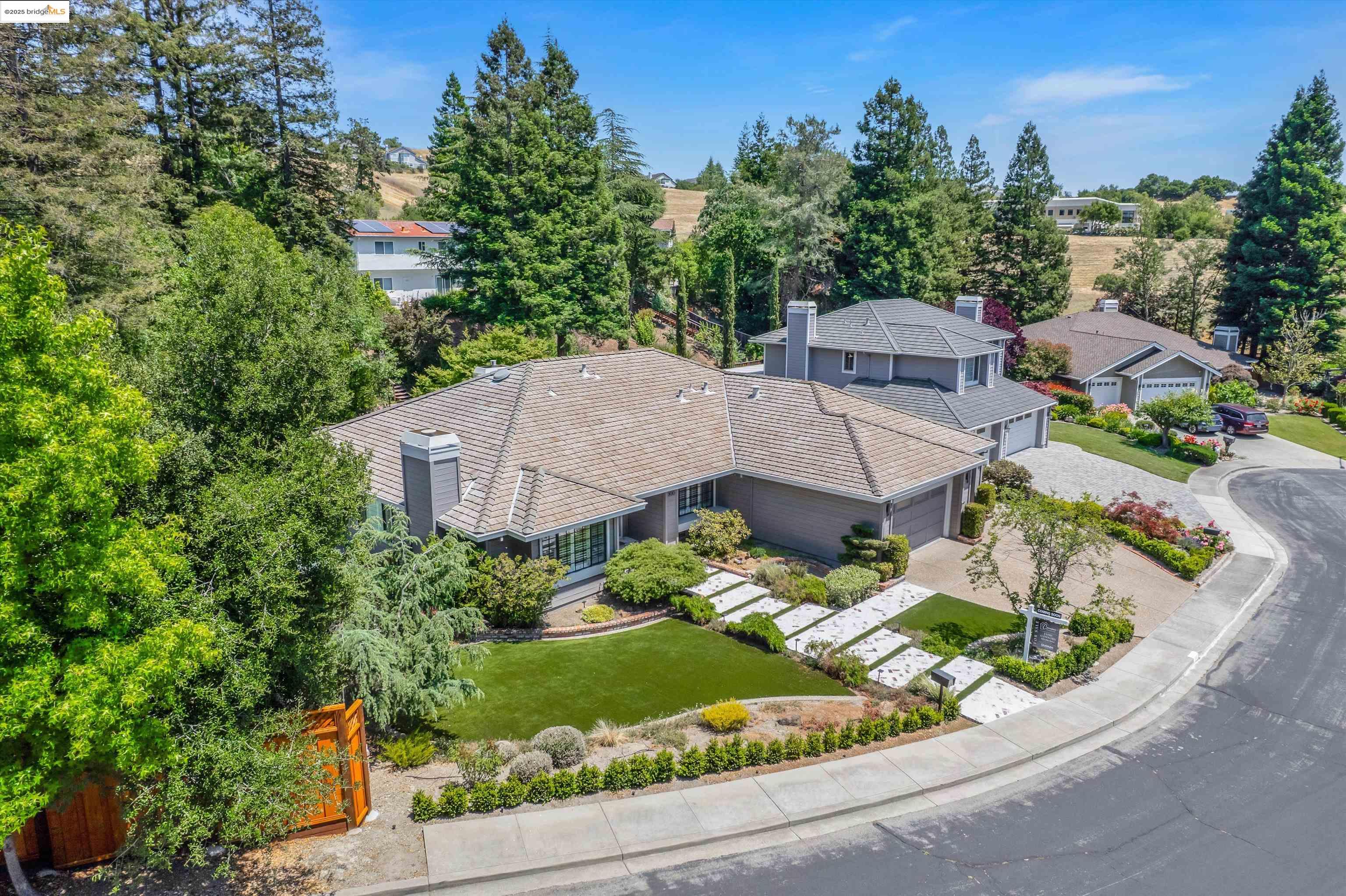 Detail Gallery Image 2 of 47 For 300 Andros Dr, San Ramon,  CA 94582 - 4 Beds | 2/1 Baths